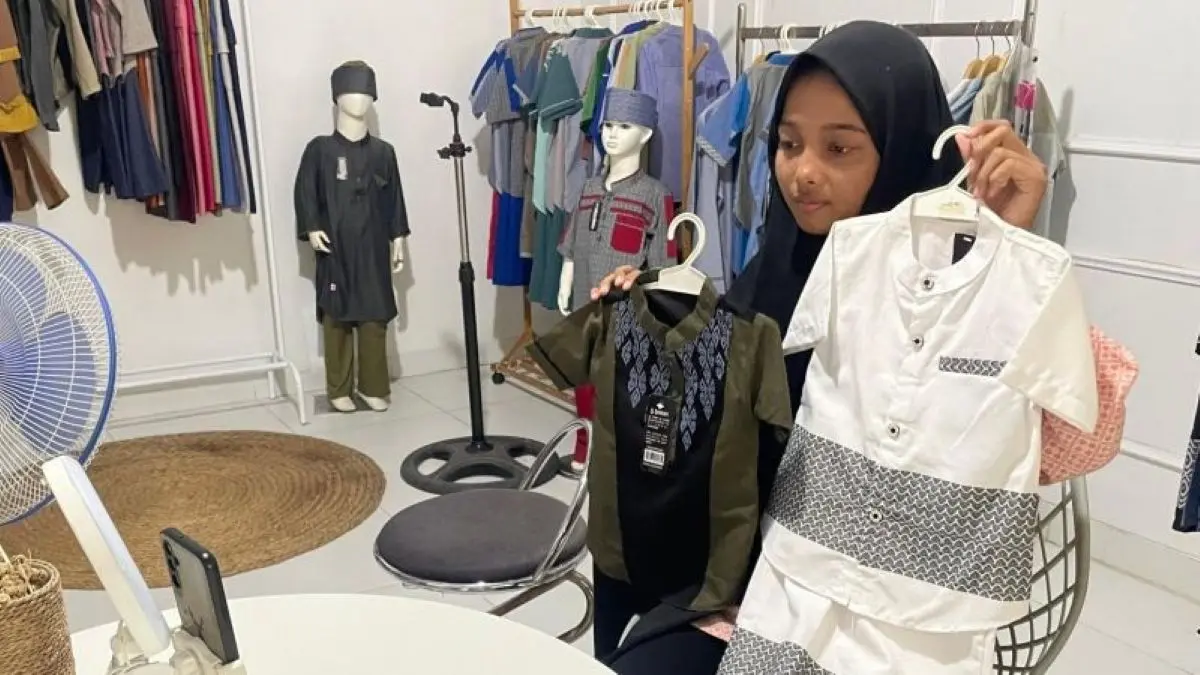Aktivitas perekonomian di Cirebon. (Fathnur Rohman/Antara)