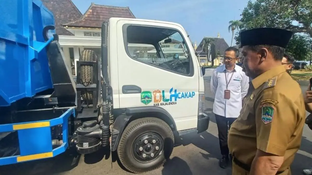 Bupati Majalengka Eman Suherman (kanan). (Pemkab Majalengka)
