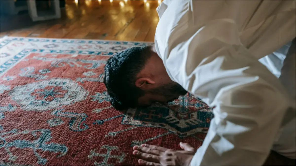 Ilustrasi jadwal sholat (Pexels)