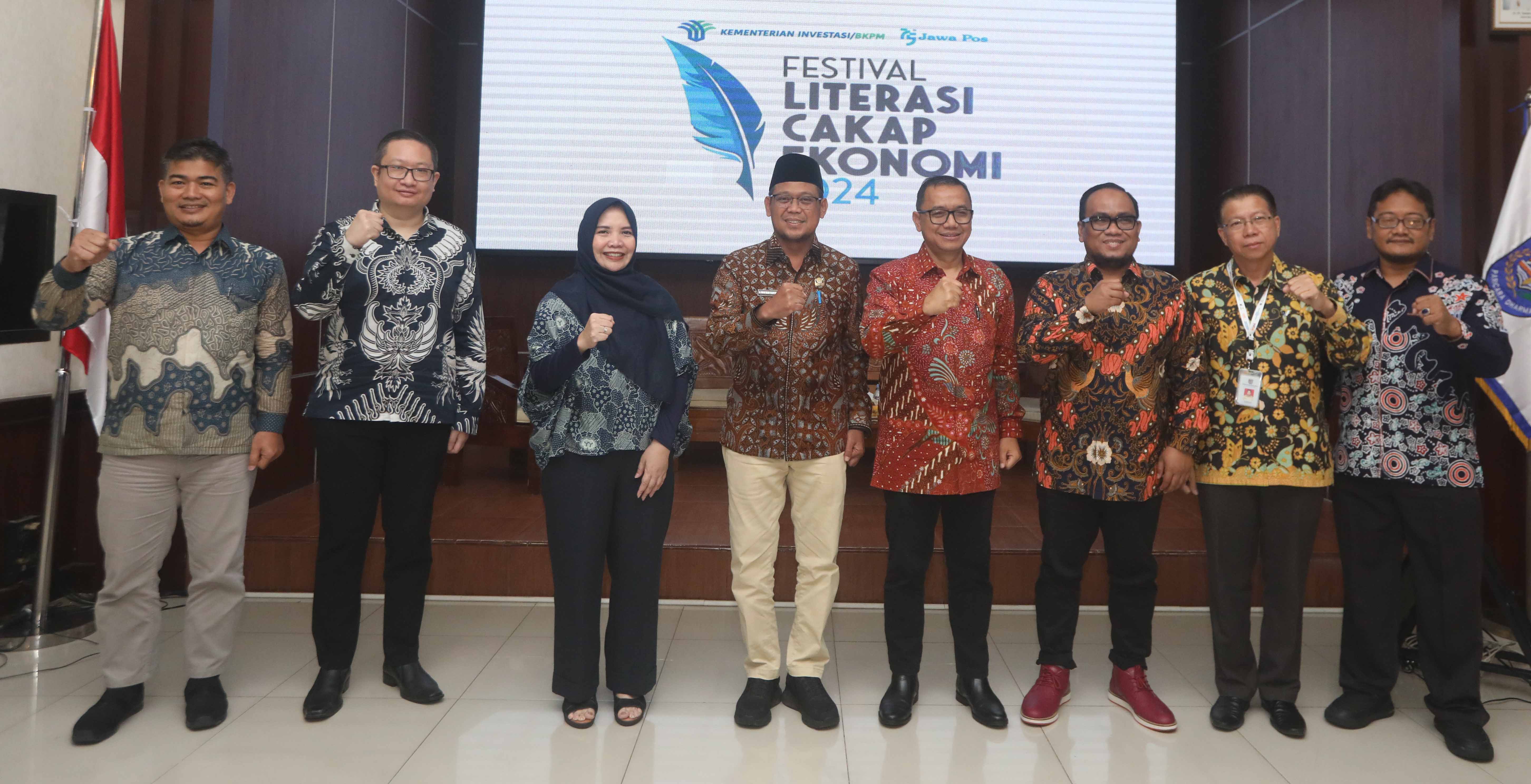 Jawa Pos Media sukses menggelar Festival Literasi Cakap Ekonomi 2024 saat di Kota Depok. Senin (17/9) kegiatan tersebut akan berlangsung di Kota Serang. (Salman Toyibi/Jawa Pos)