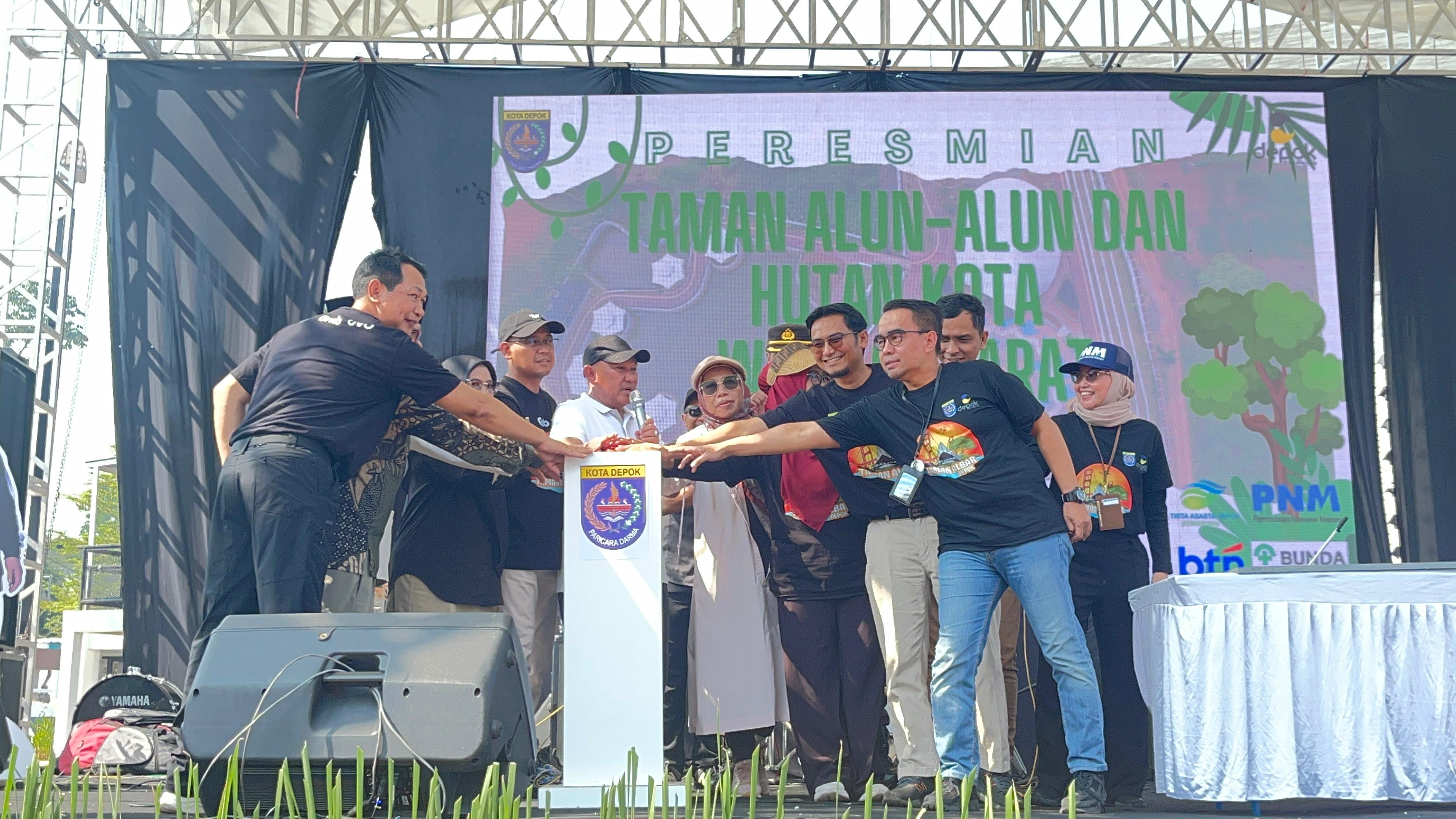 Diresmikan: Taman Albar Depok diresmikan Wali Kota Mohammad Idris dan Wakil Wali Kota Imam Budi Hartono