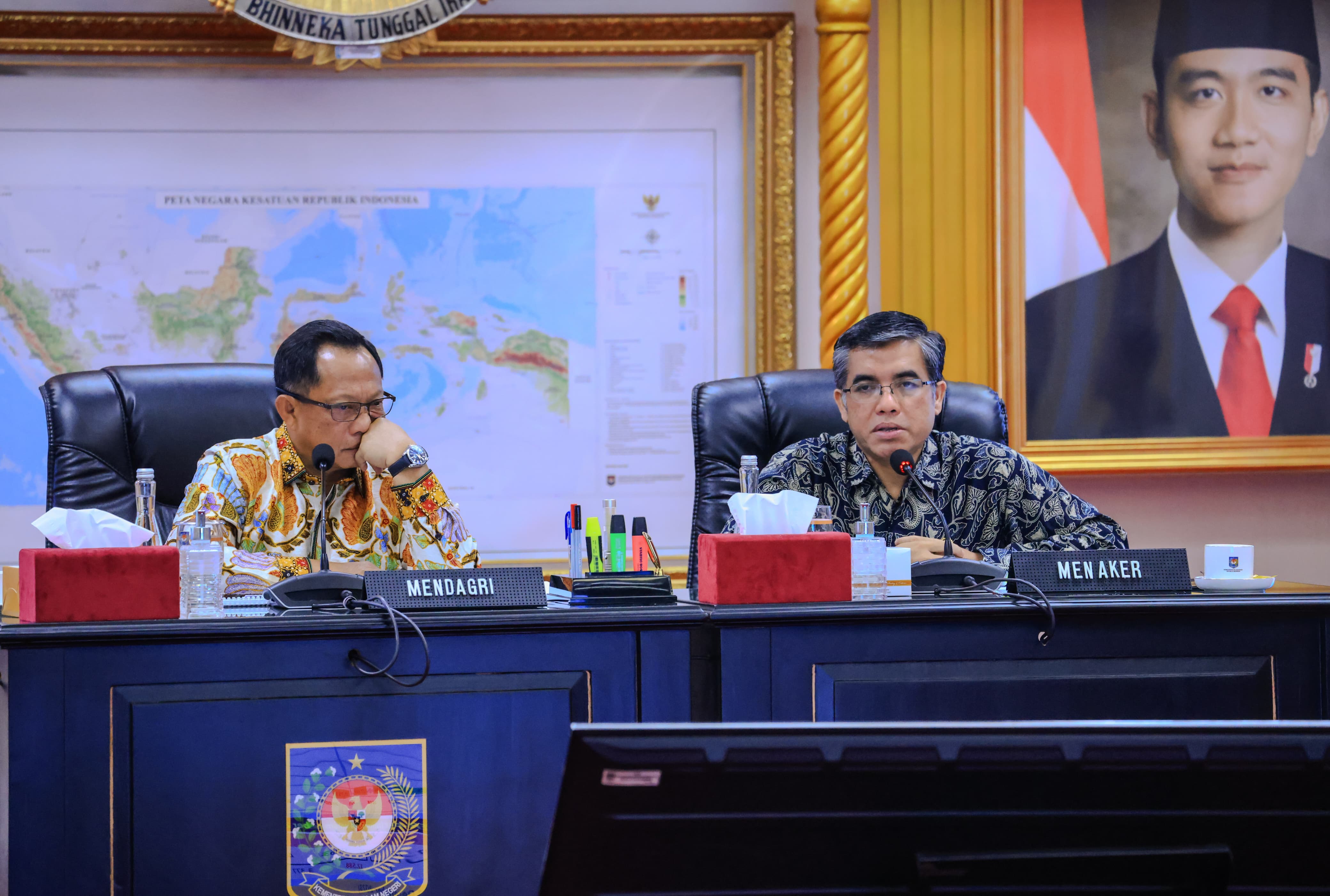 Menaker dan Mendagri Gelar Rakor Bersama Seluruh Kepala Daerah Bahas Lonjakan PHK dan Upah Minimum 2025