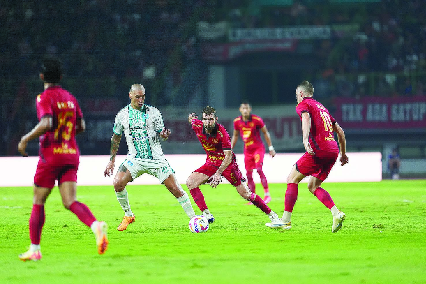 Ramon Bueno menjadi sosok pekerja keras di sektor tengah Macan Kemayoran.