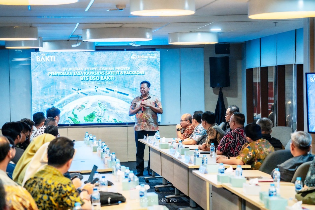 Telkomsat menyelesaikan proyek penyediaan Kapasitas Satelit & Backbone.BTS USO