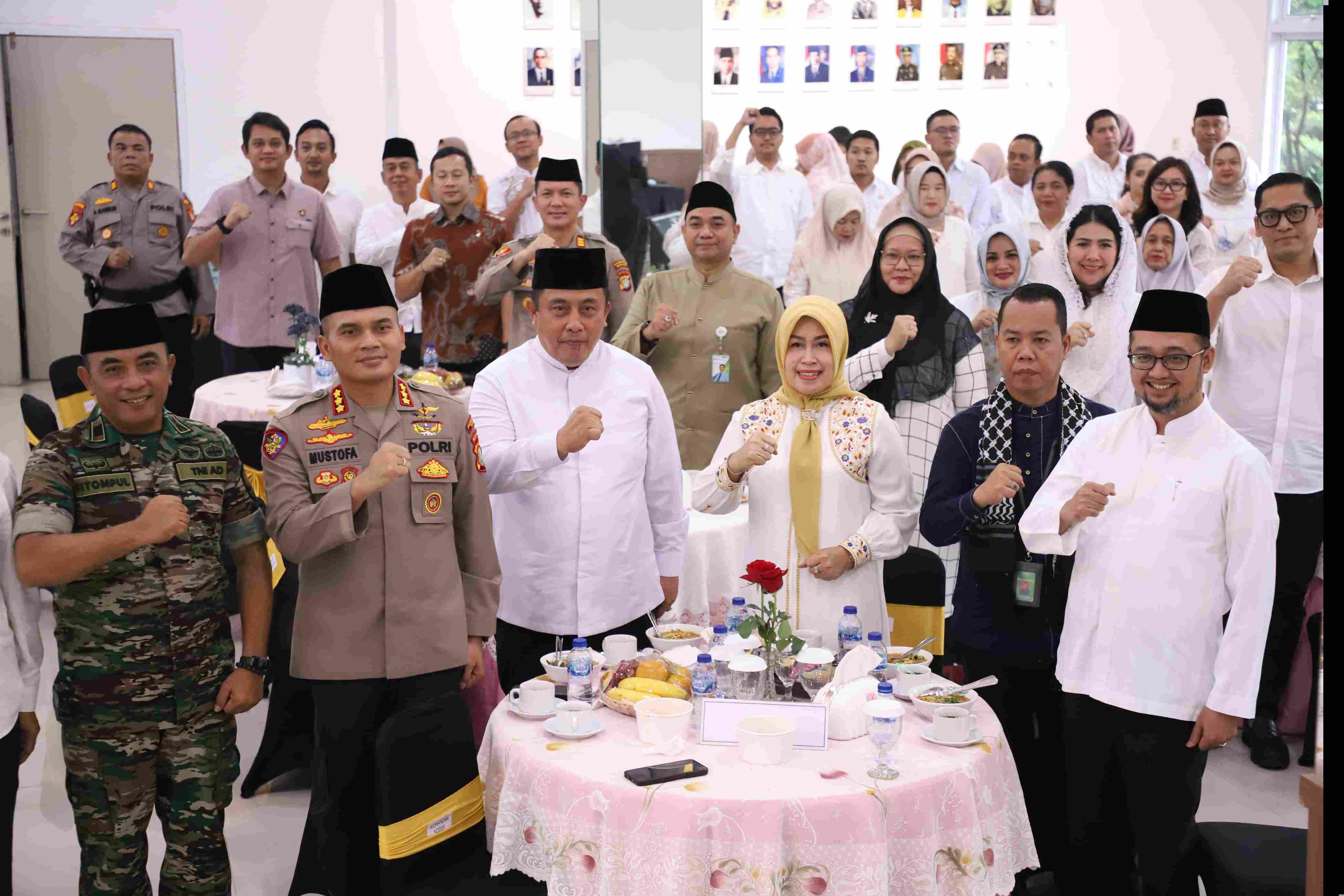 Kejari Kab.Bekasi dan Setda Kab Bekasi bersama Forkopimda dalam kegiatan peningkatan PAD.