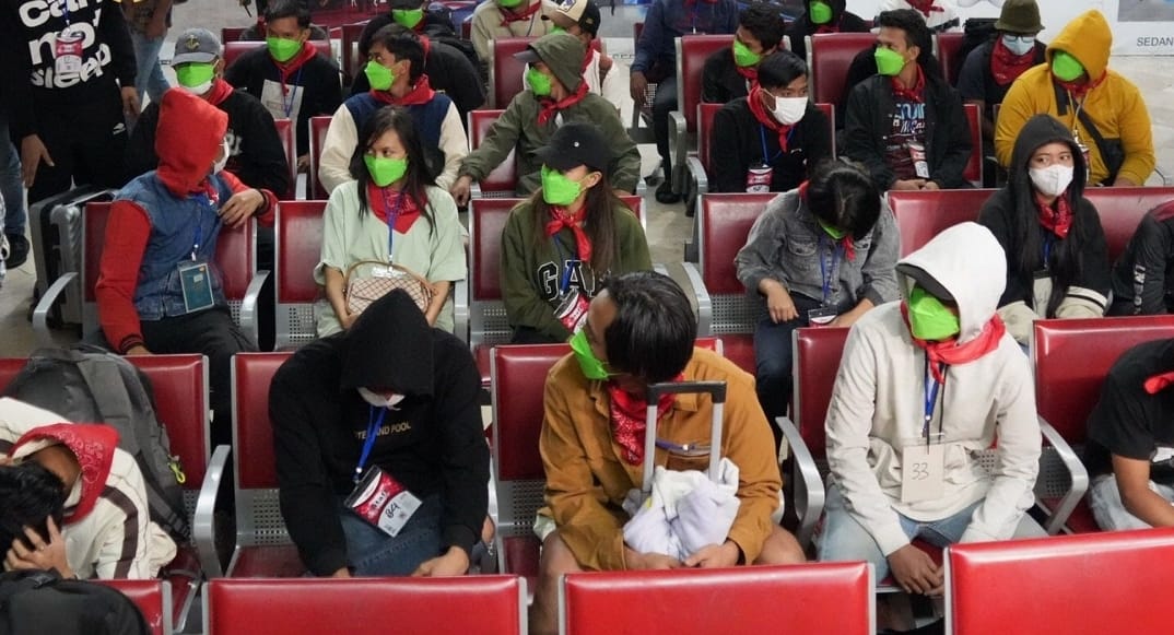 Para korban pekerja migran Indonesia non prosedural dapat pulang kembali ke tanah air.