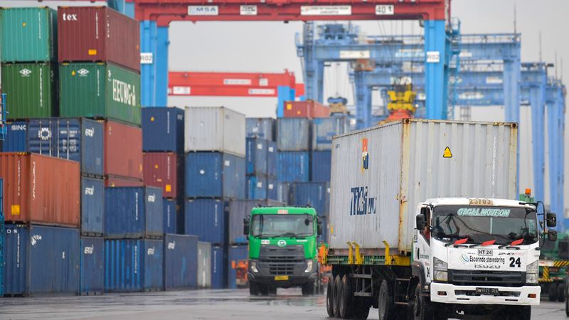 Operasional truk sumbu 3  akan diatur selama musim Lebaran.