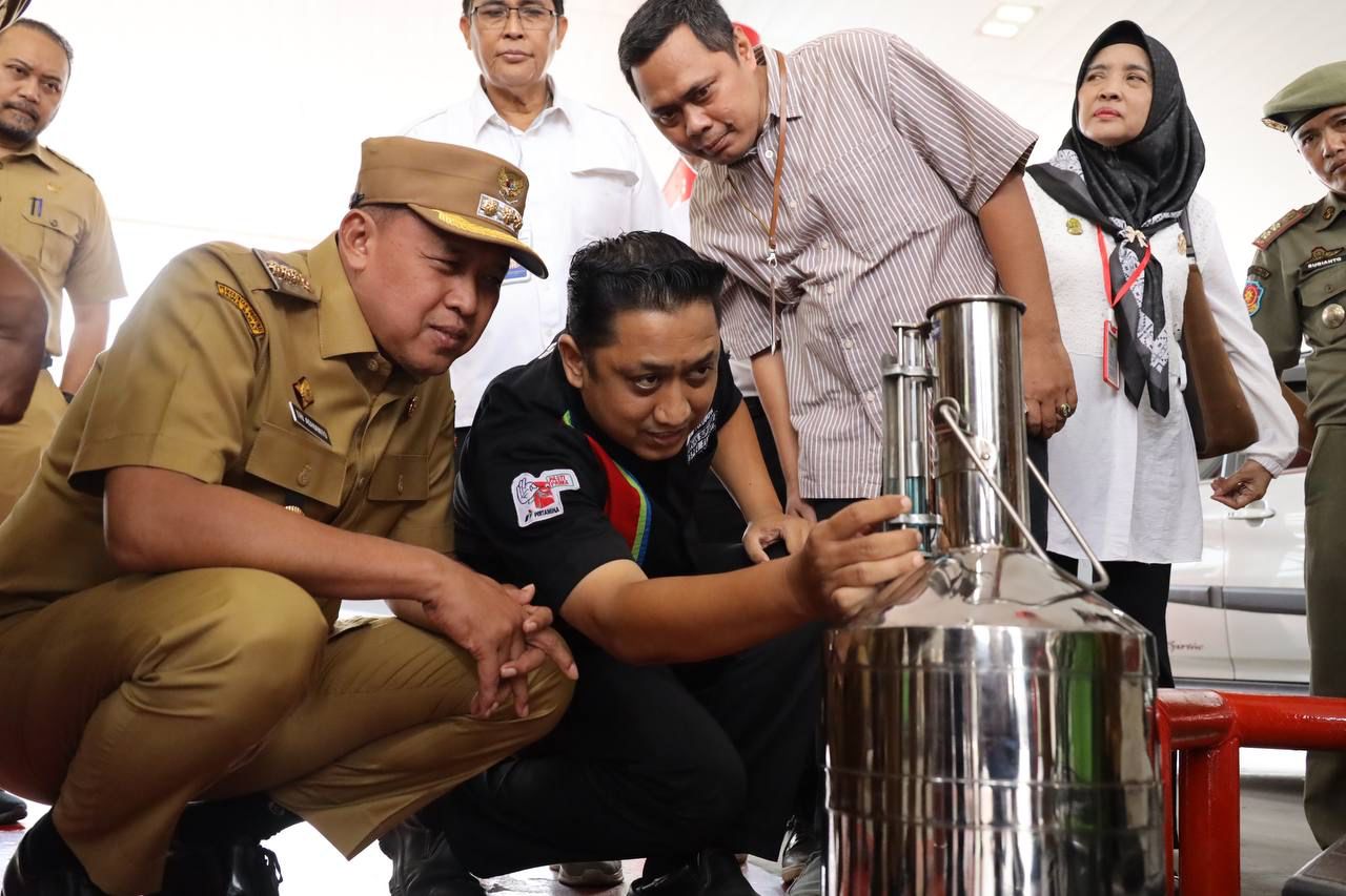 Wali Kota Bekasi Tri Adhianto Pastikan Takaran BBM Aman