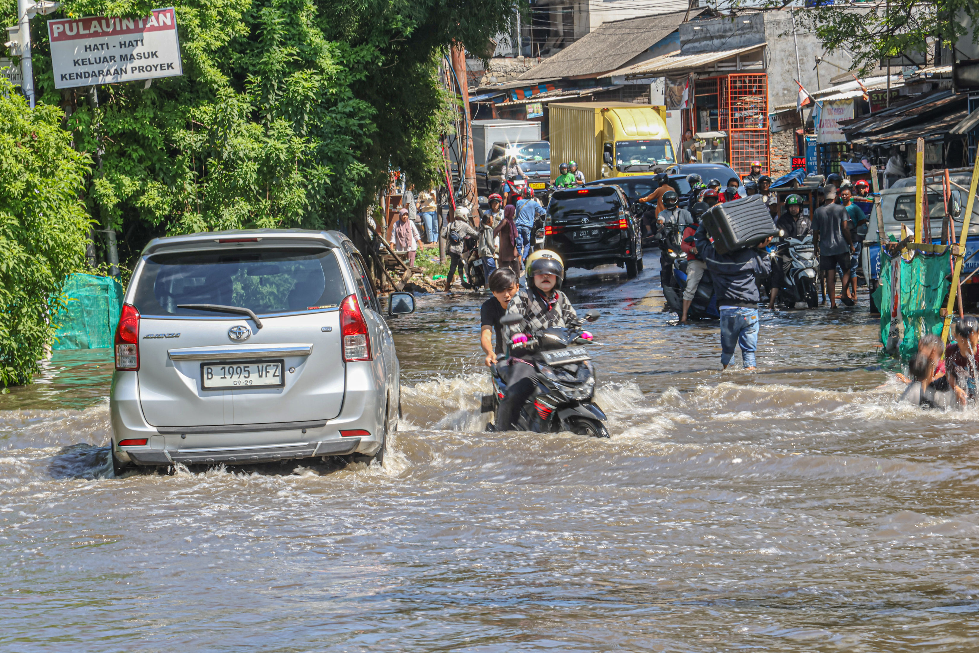 Jalanan Jakarta Tergenang, BPBD DKI: Dampak Cuaca Ekstrem