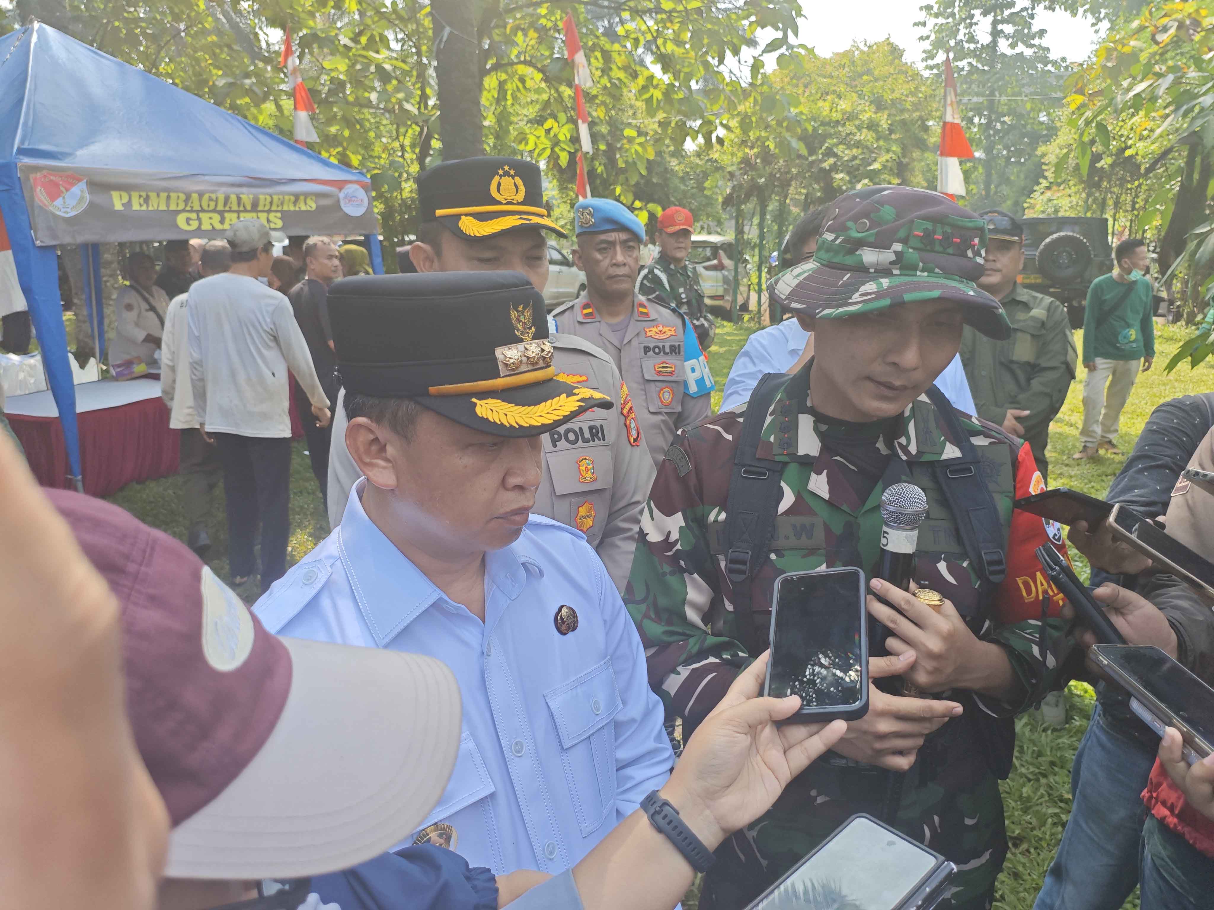 Wali Kota Depok Supian Suri diwawancarai setelah menghadiri kegiatan TMMD Kota Depok Selasa (6/5).