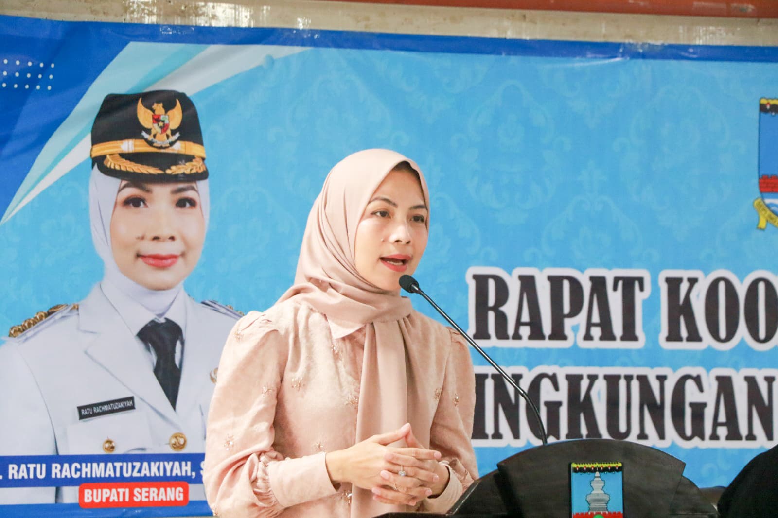 SINERGI INSTANSI: Bupati Serang Ratu Rachmatuzakiyah mengajak seluruh OPD untuk bersinergi agar 10 program prioritas dalam 100 hari kerja kepemimpinannya dapat terealisasi. (WADDE/JAWA POS)