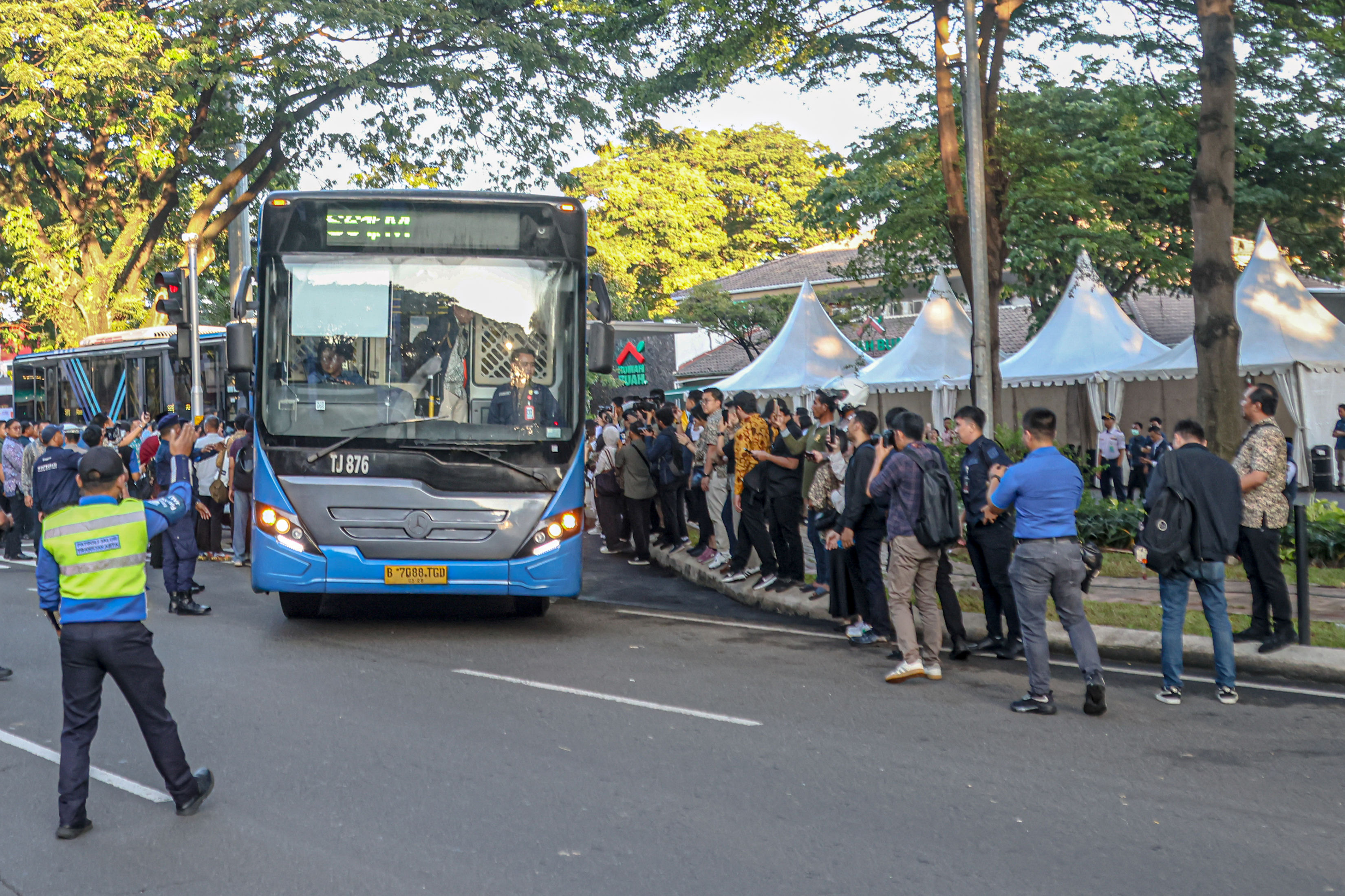 TransJabodetabek makin dibutuhkan warga penyangga Jakarta.