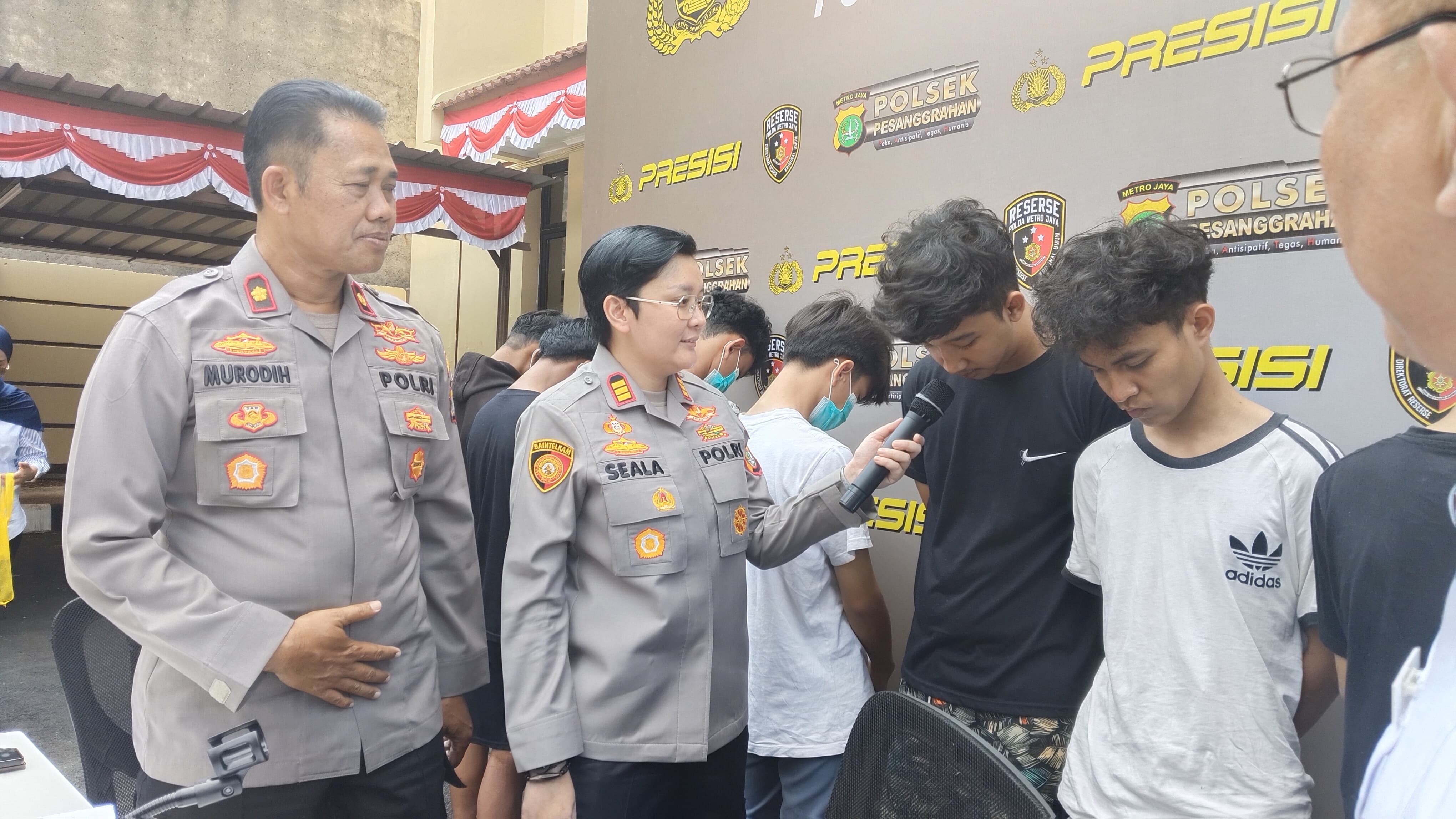 Kapolsek Pesanggrahan AKP Seala Syah Alam Mendatangi para pelaku tawuran.
