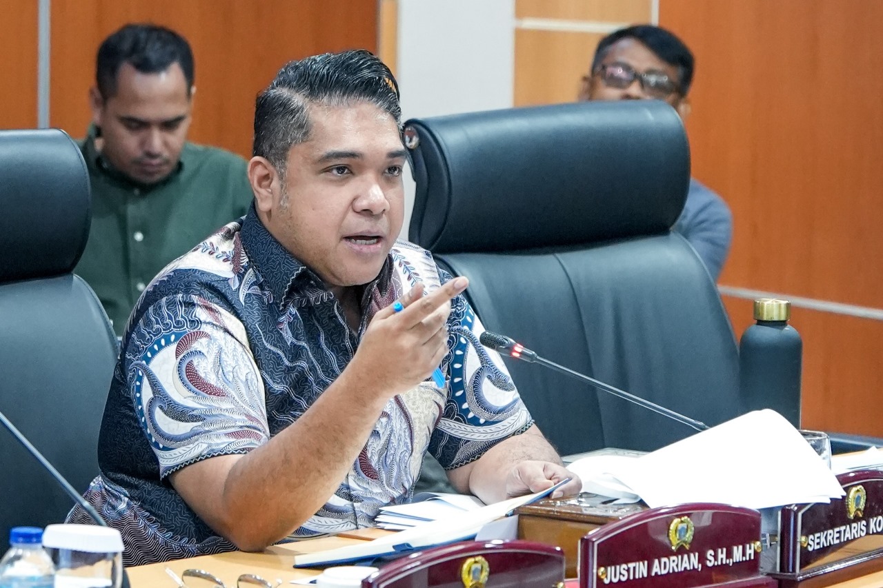 Sekretaris Komisi E DPRD DKI Jakarta dari Fraksi Partai Solidaritas Indonesia (PSI), Justin Adrian Untayana