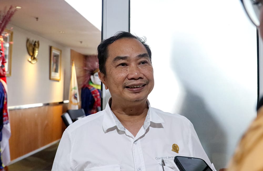 Anggota Komisi D DPRD DKI Jakarta Bun Joi Phiau memberi keterangan terkait antisipasi penanganan banjir di Jakarta.