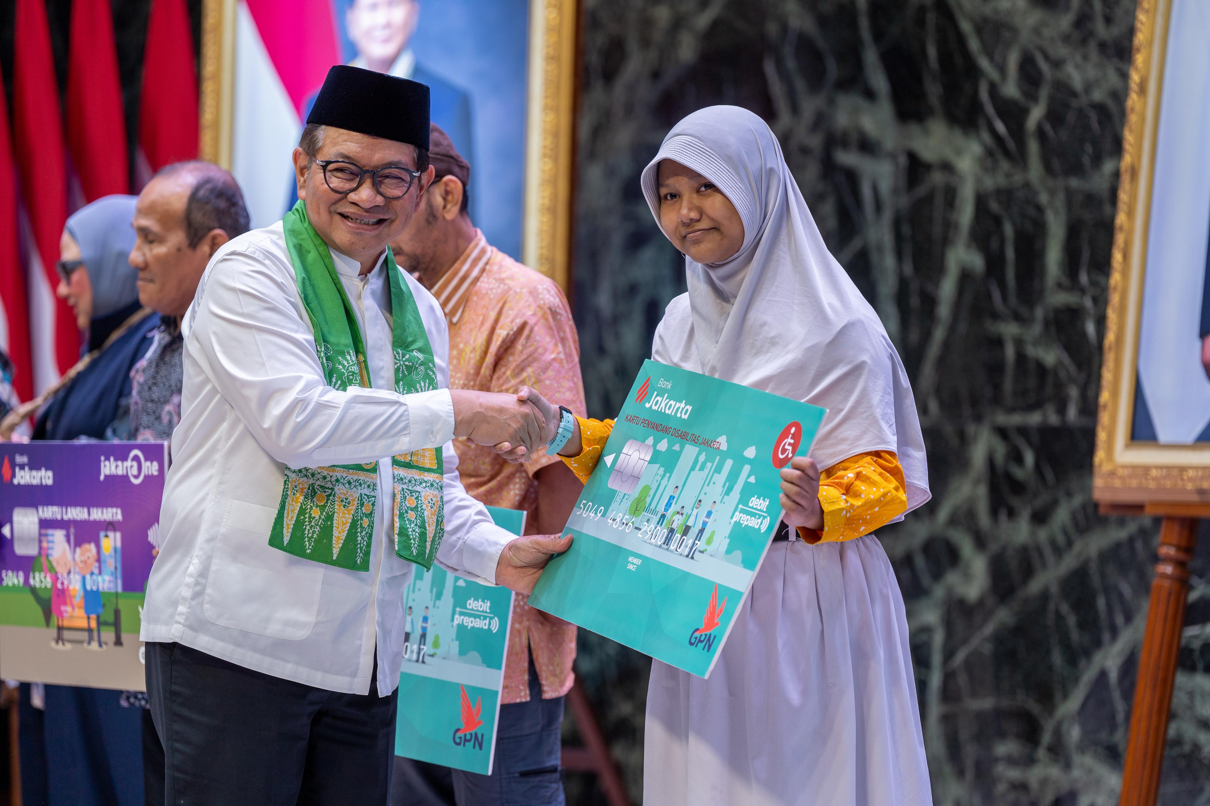 Pemprov DKI Salurkan Bansos untuk Warga, Pramono: Distribusikan kepada 56.351 Penerima Baru