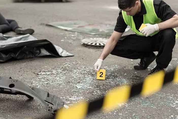 Luka Parah! Dua Anggota PPSU Ditabrak saat Isi BBM