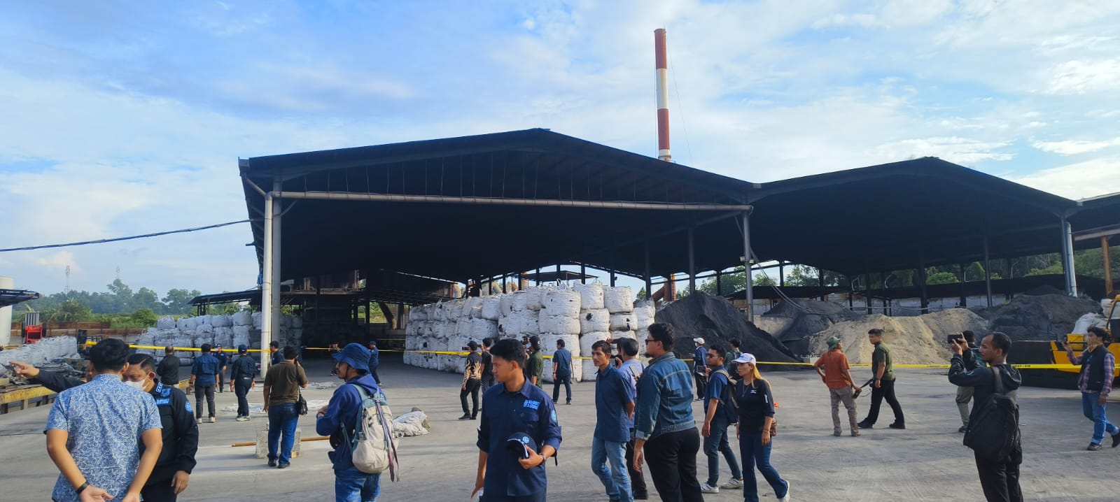 Delapan Wartawan Dikeroyok Oknum Brimob, Ormas, dan Karyawan saat Liputan Penyegelan PT Genesis