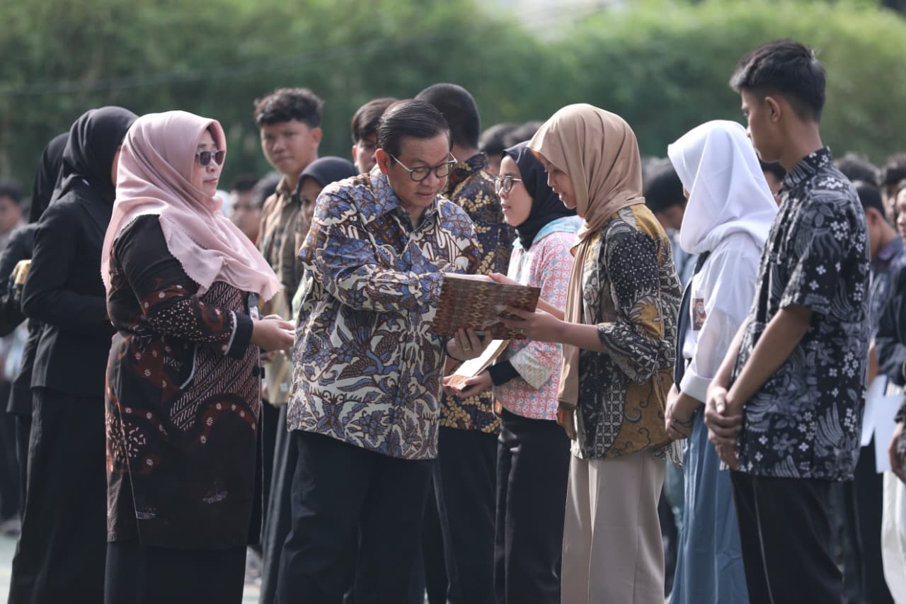 Gubernur DKI Luncurkan Program Pemutihan Ijazah, Kegiatan Edutrip untuk Siswa Penerima KJP Plus    
