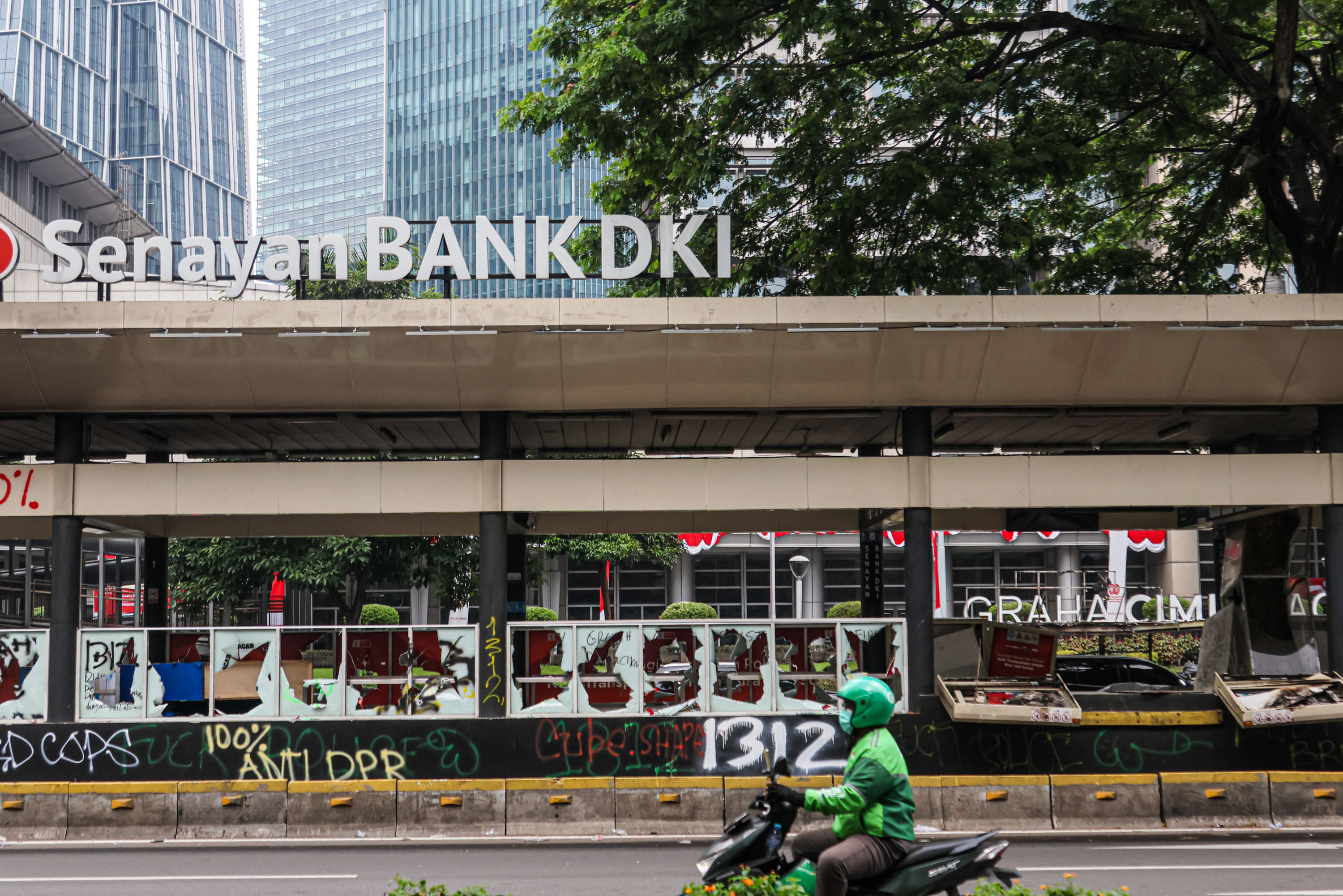 Hitung Kerusakan Fasilitas Publik, Pramono Anung Gratiskan TJ dan MRT dan Tarif Kedua Rp 1 Rupiah           