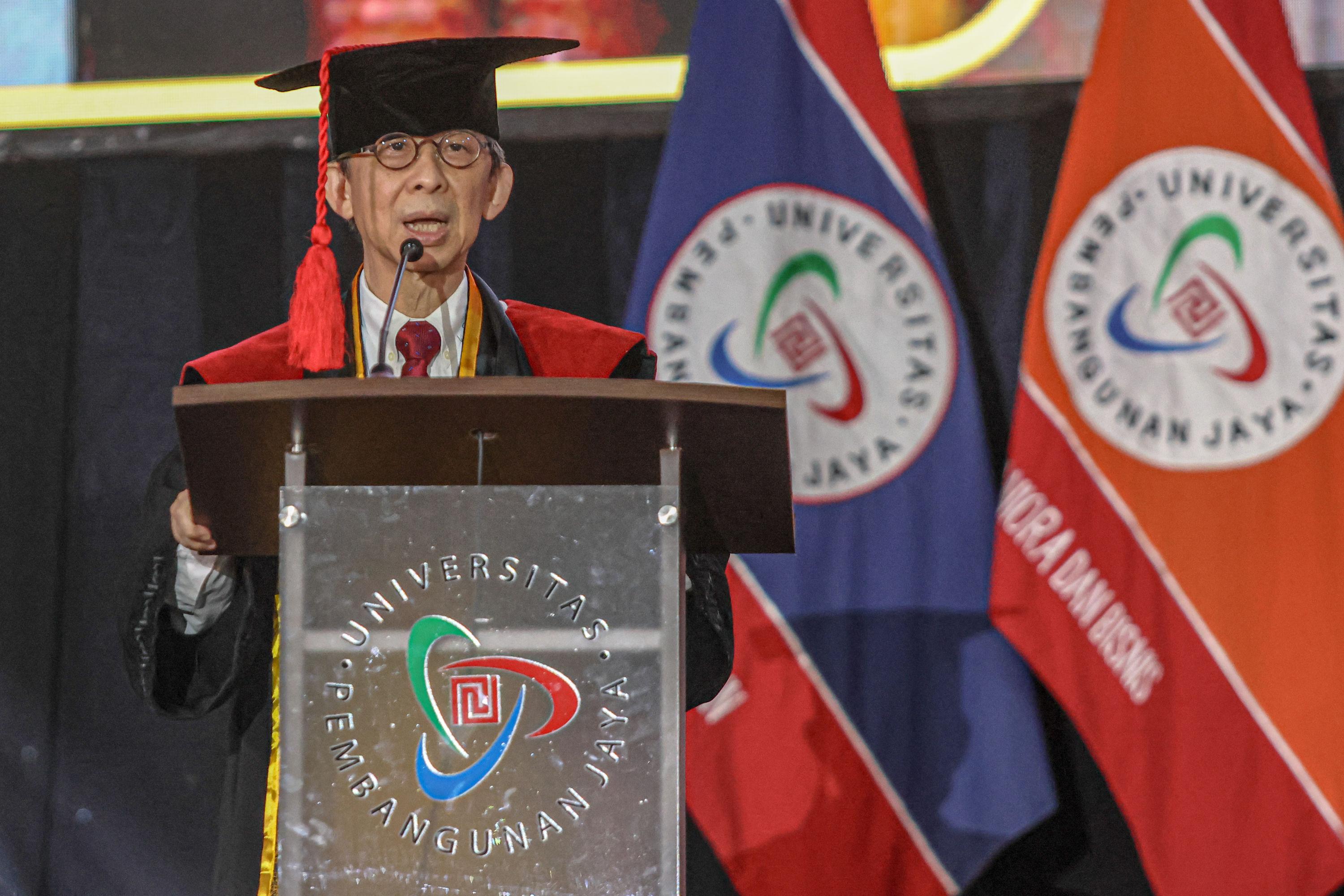 Presiden Direktur PT Pembangunan Jaya  Trisna Muliadi memberikan sambutannya.