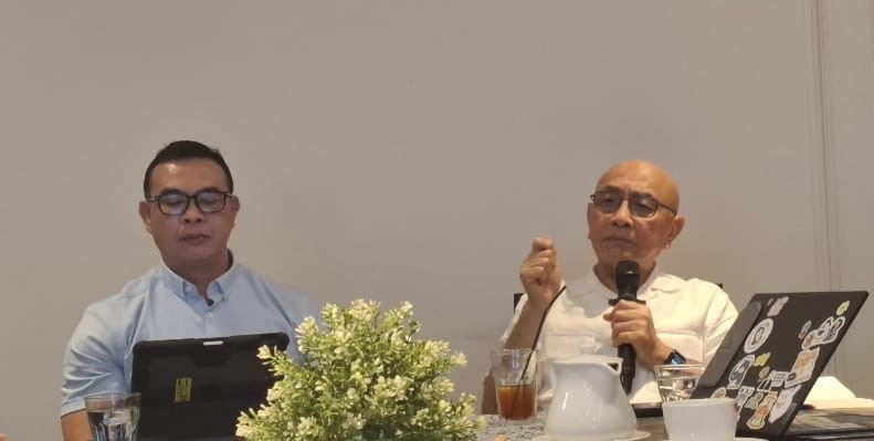 Prof. Dr. dr. Aman Bhakti Pulungan.