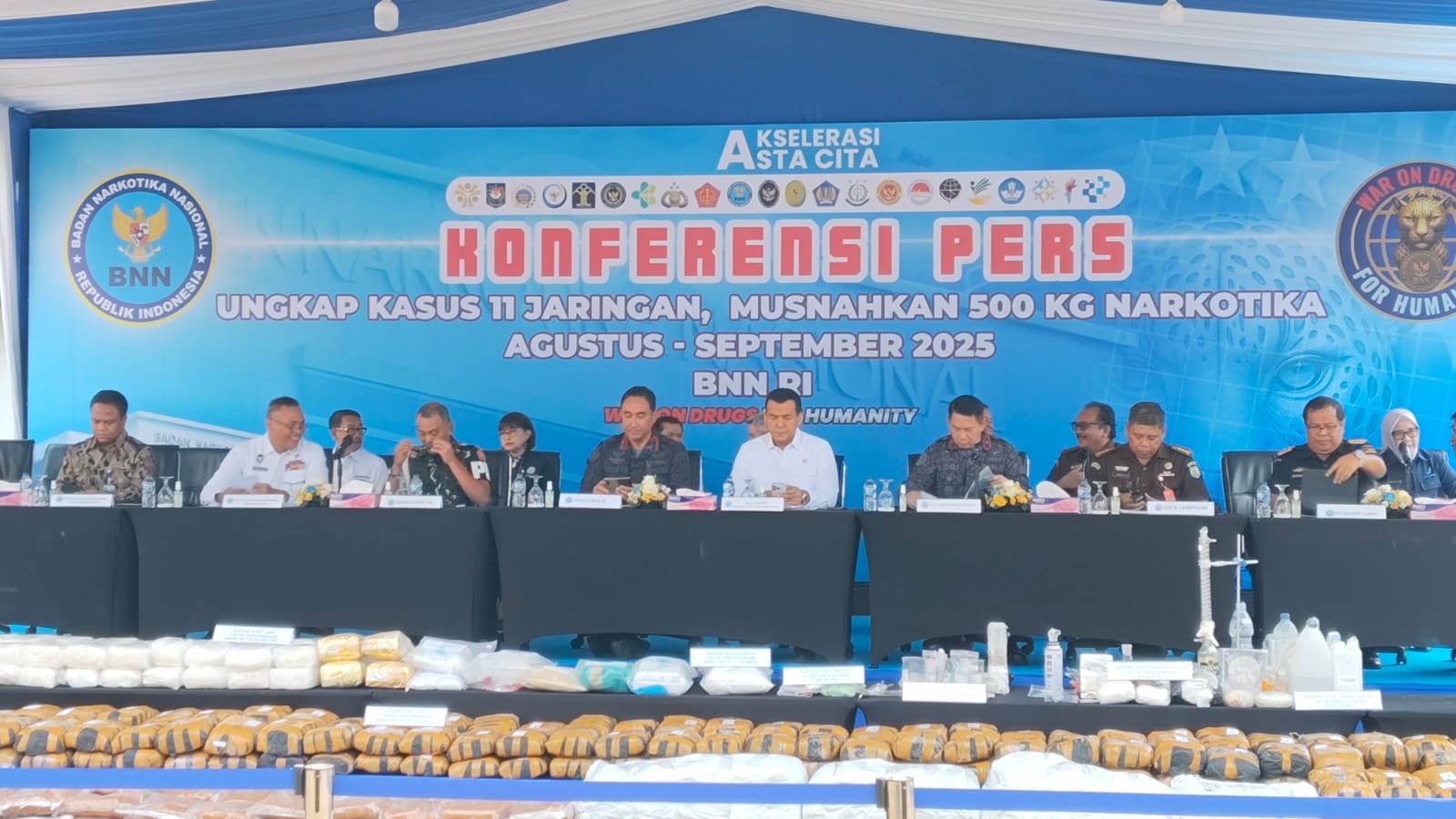 Badan Narkotika Nasional (BNN) mengungkap penangkapan 11 jaringan pengedar narkoba di Jakarta.