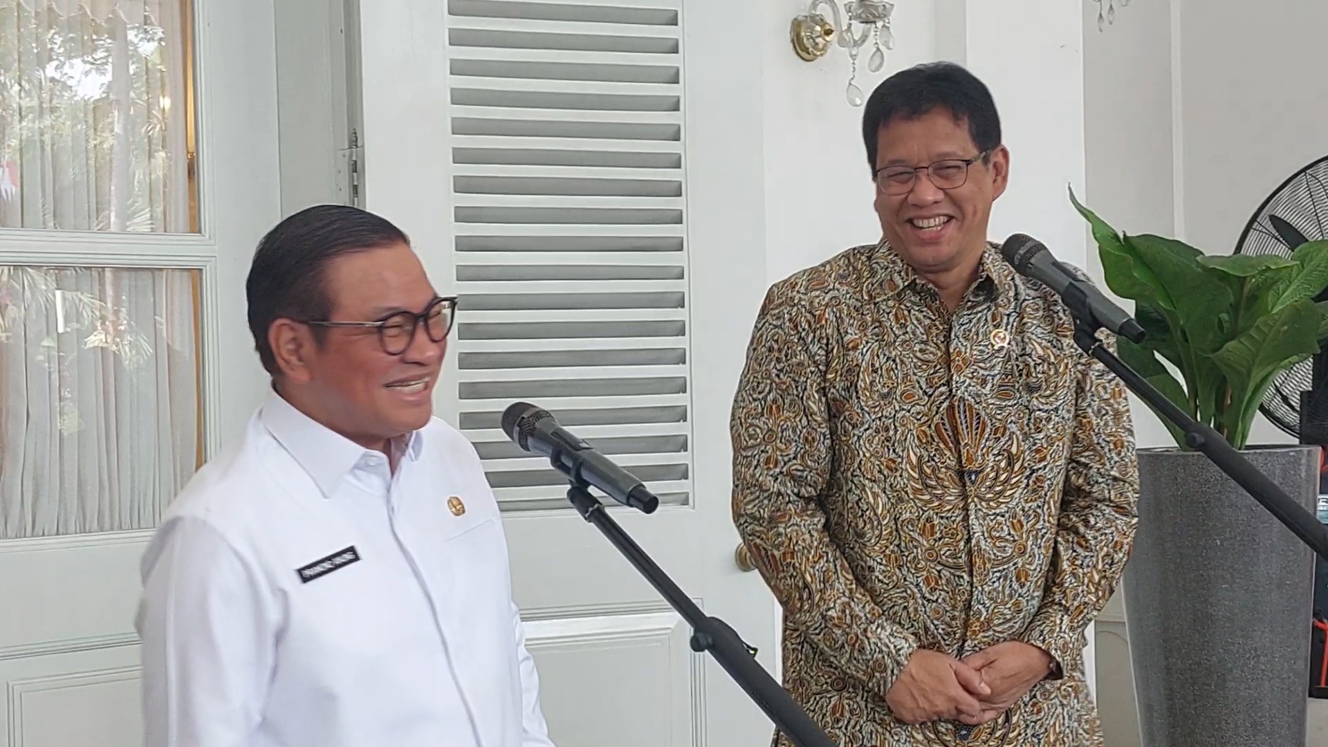 Menteri Keuangan (Menkeu) Purbaya Yudhi Sadewa menemui Gubernur DKI Jakarta Pramono di Balai Kota,