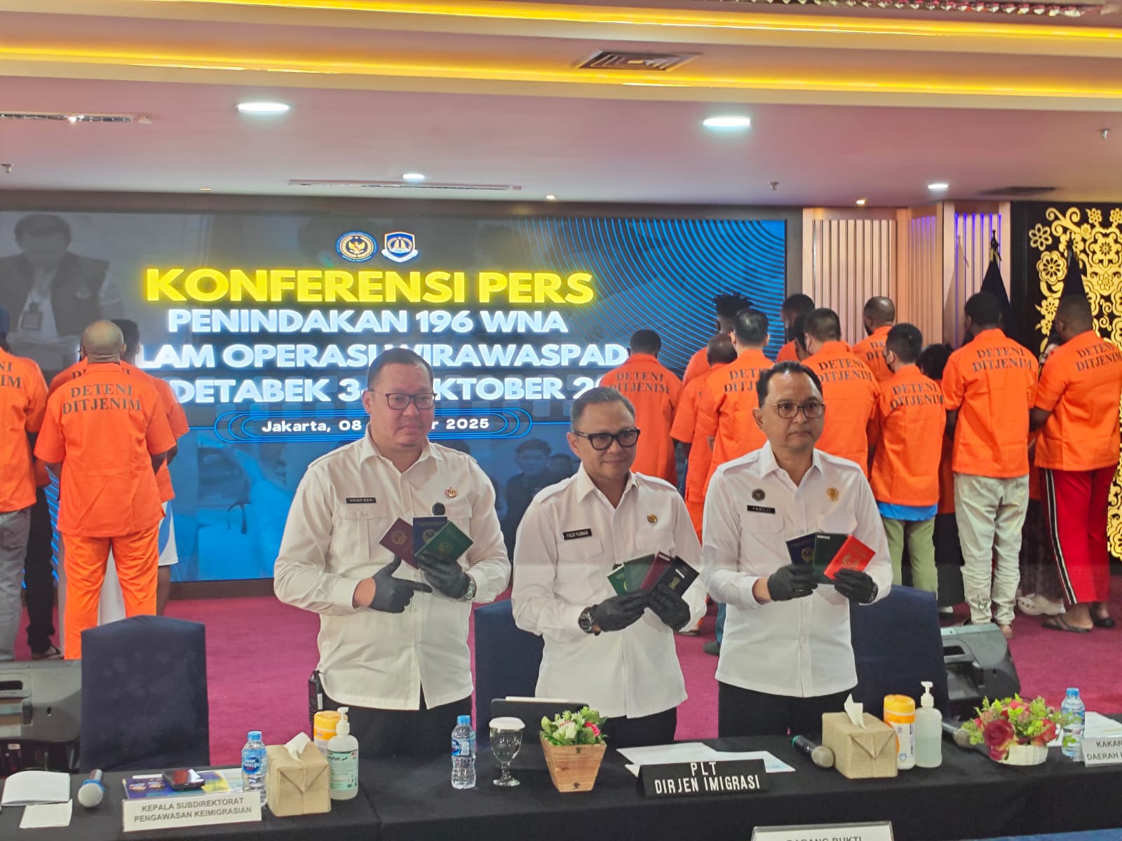 Ratusan WNA terjaring operasi yang dilakukan Ditjen Imigrasi.