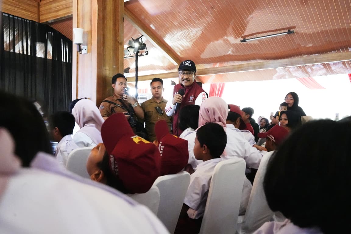 Gus Ipul Pastikan Lulusan Sekolah Rakyat Dapat Akses Kuliah dan Pekerjaan