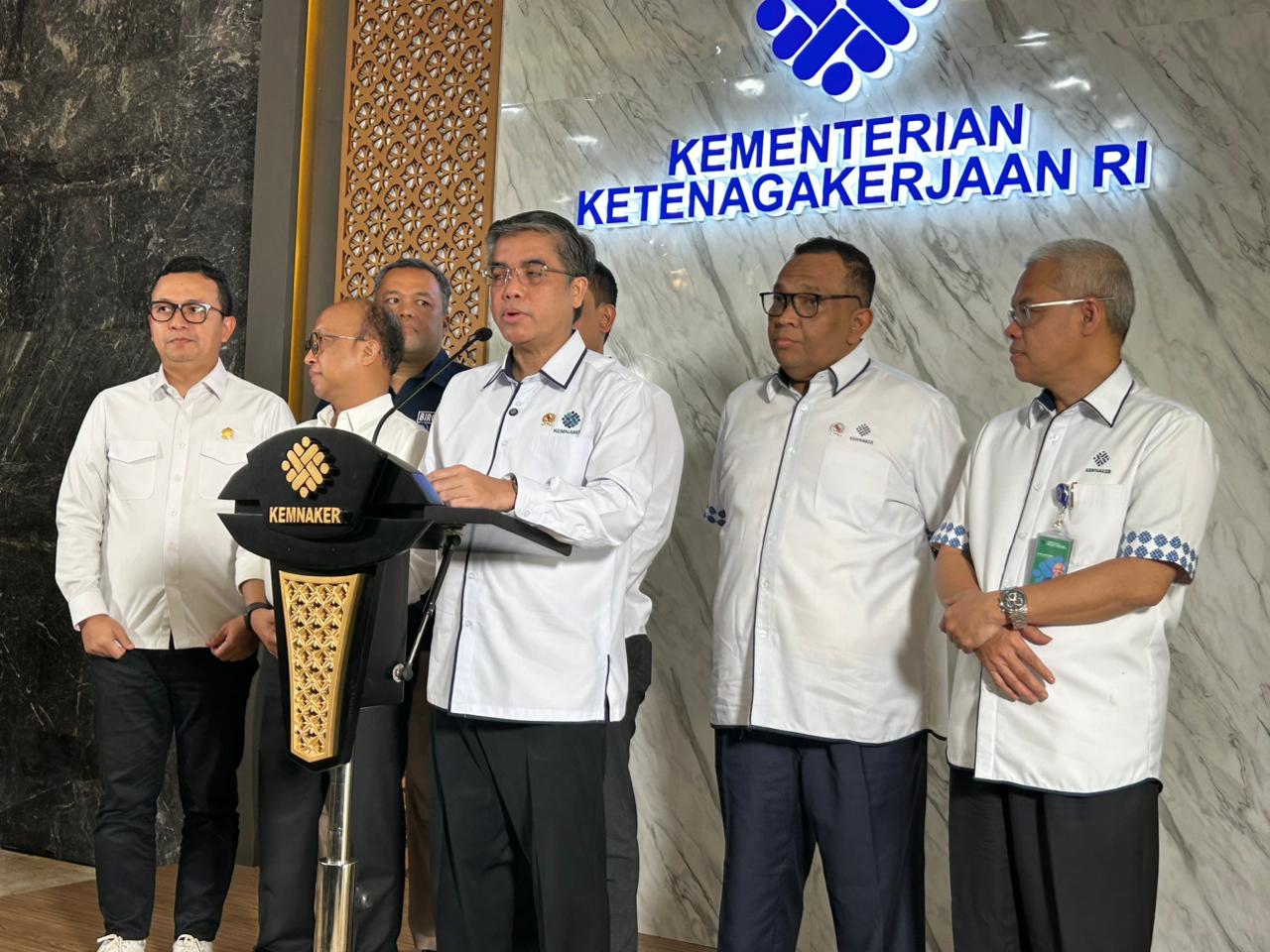 Menaker Yassierli menyatakan perumusan formula UMP 2026 akan mengakomodasi putusan Mahkamah Konstitusi Senin (13/10).