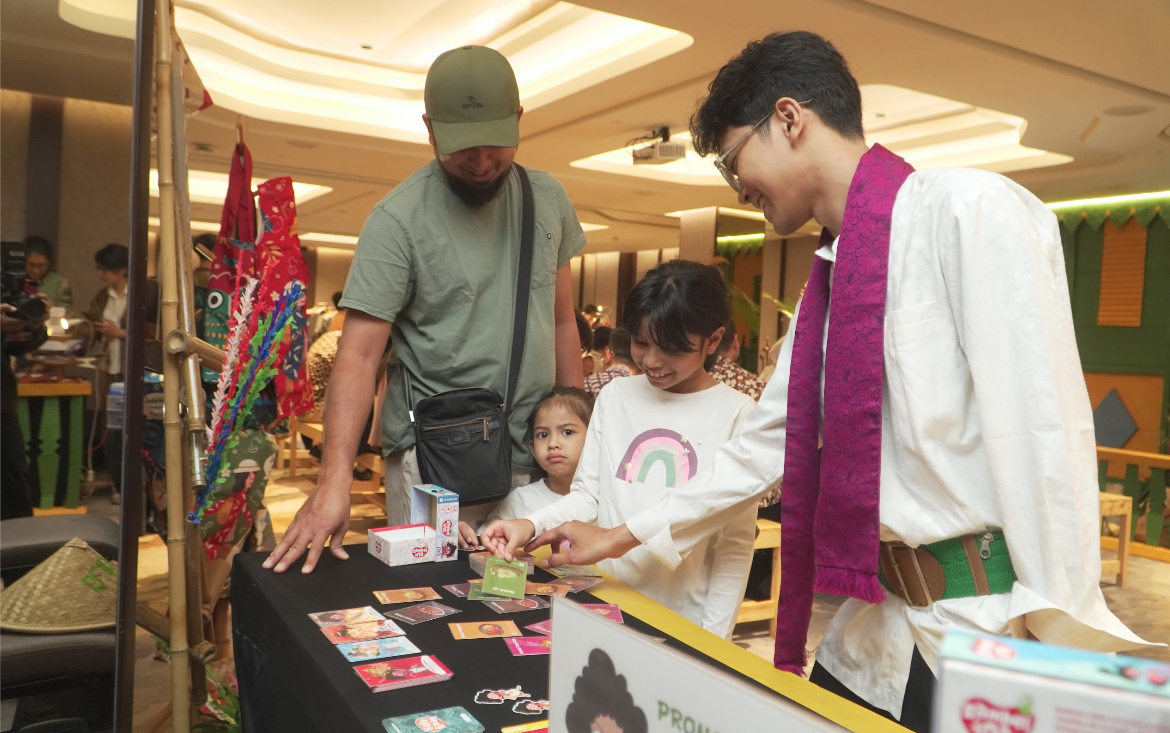 Ashley Hotel Group bersama Kementerian Ekonomi Kreatif (EKRAF) meluncurkan kolaborasi inovatif dalam acara Pasar Seni Bermain 2025.