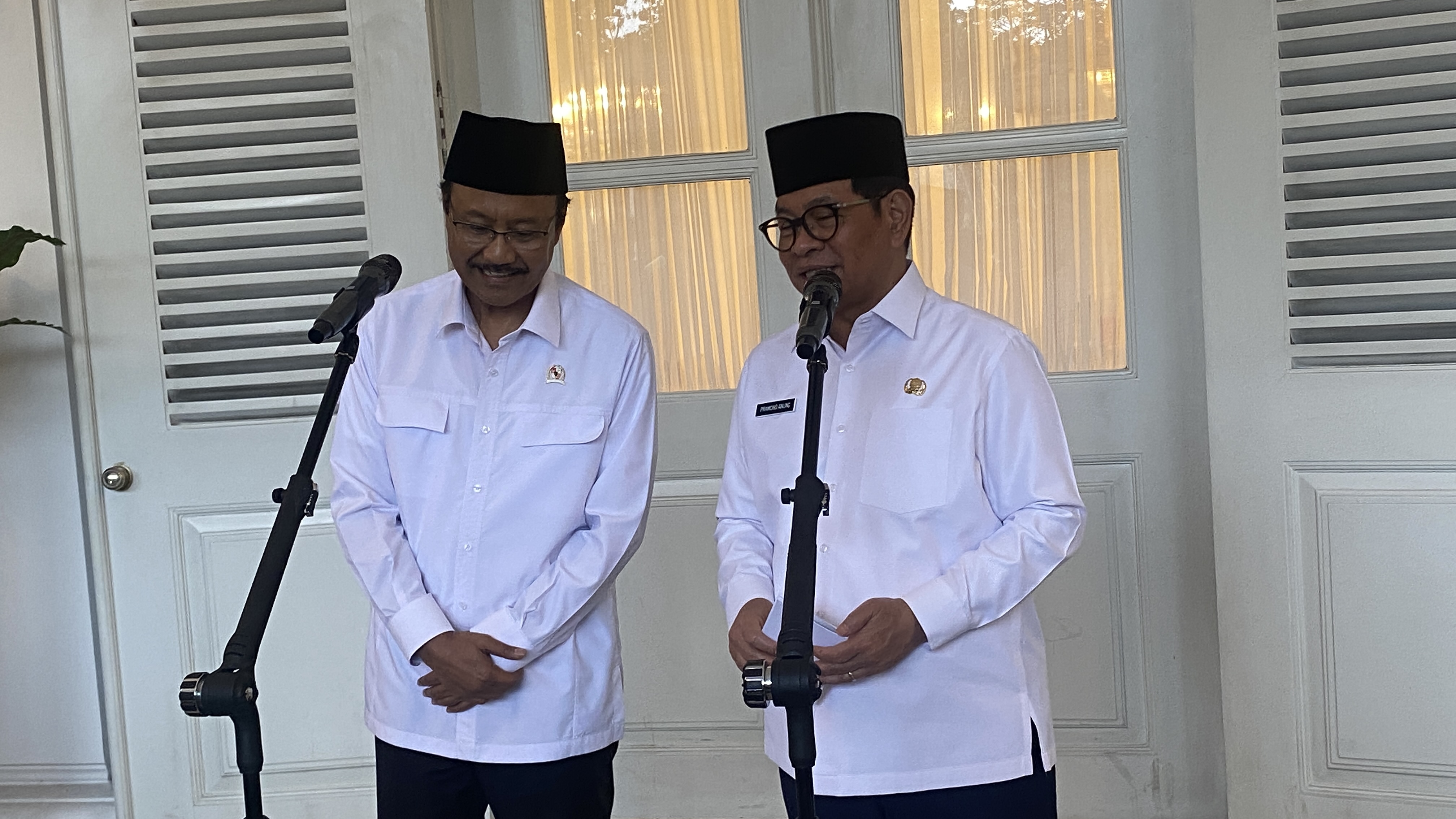 Bahas Data Penerima Bansos sampai Sekolah Rakyat, Menteri Sosial dan Gubernur DKI Berkolaborasi           
