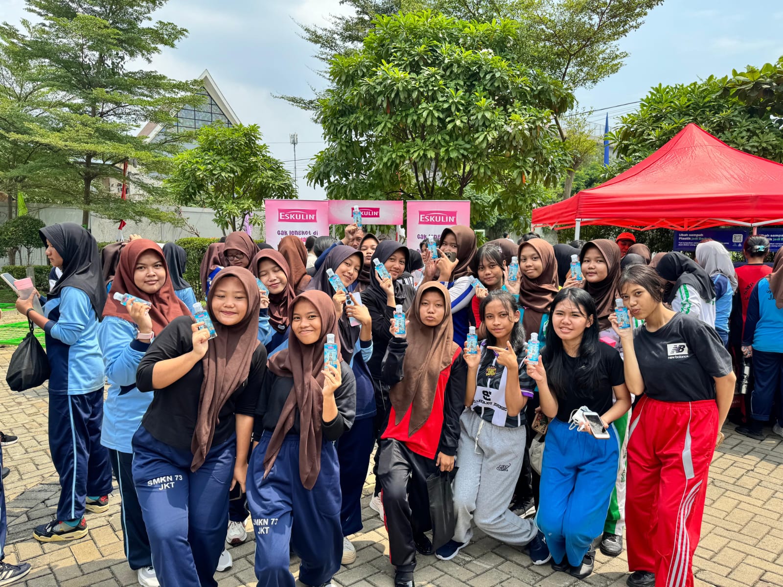 Eskulin mengadakan kegiatan bersama siswa.