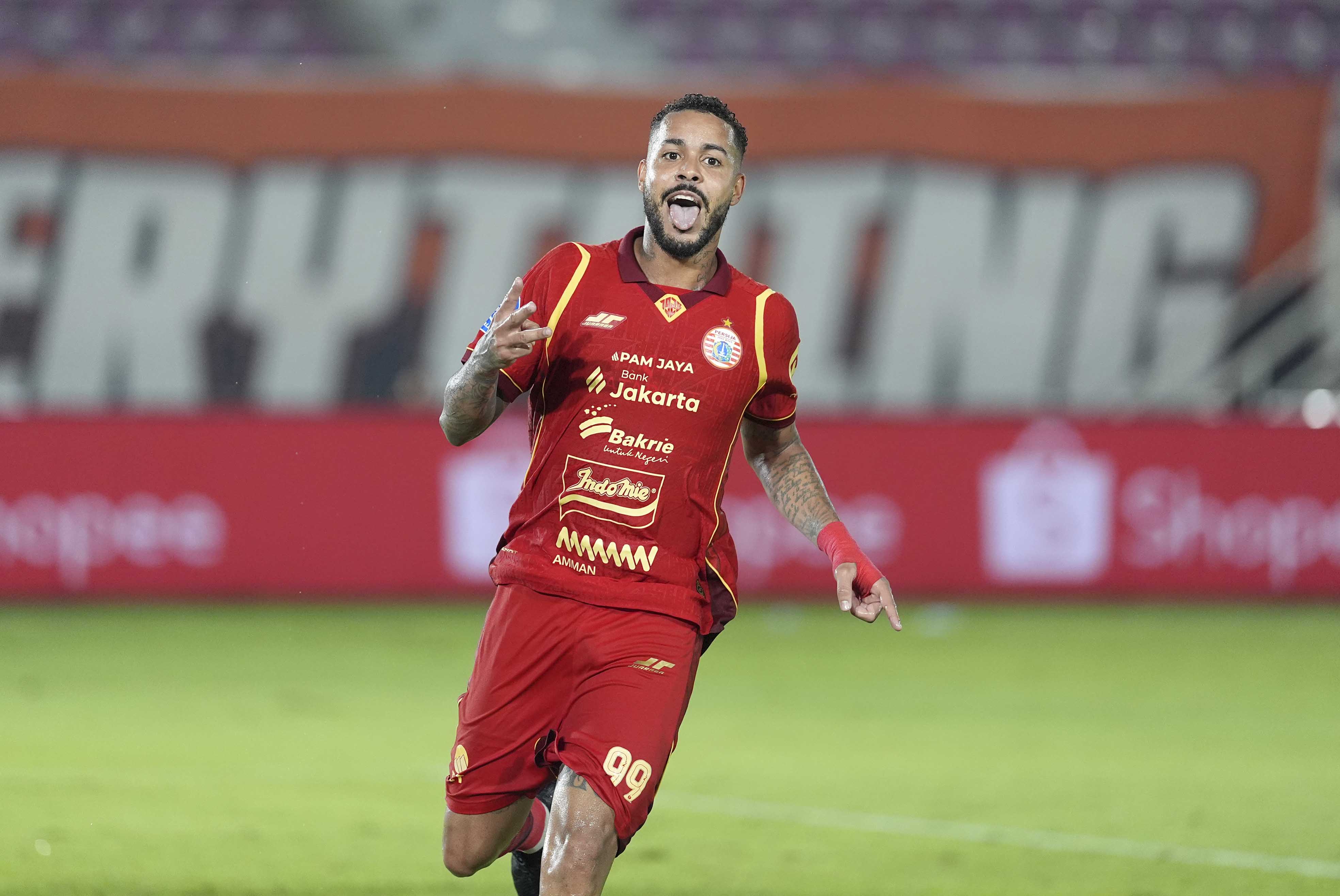 Emaxwell Souza, striker Persija yang berhasil mencetak tiga gol ke gawang PSBS Biak.