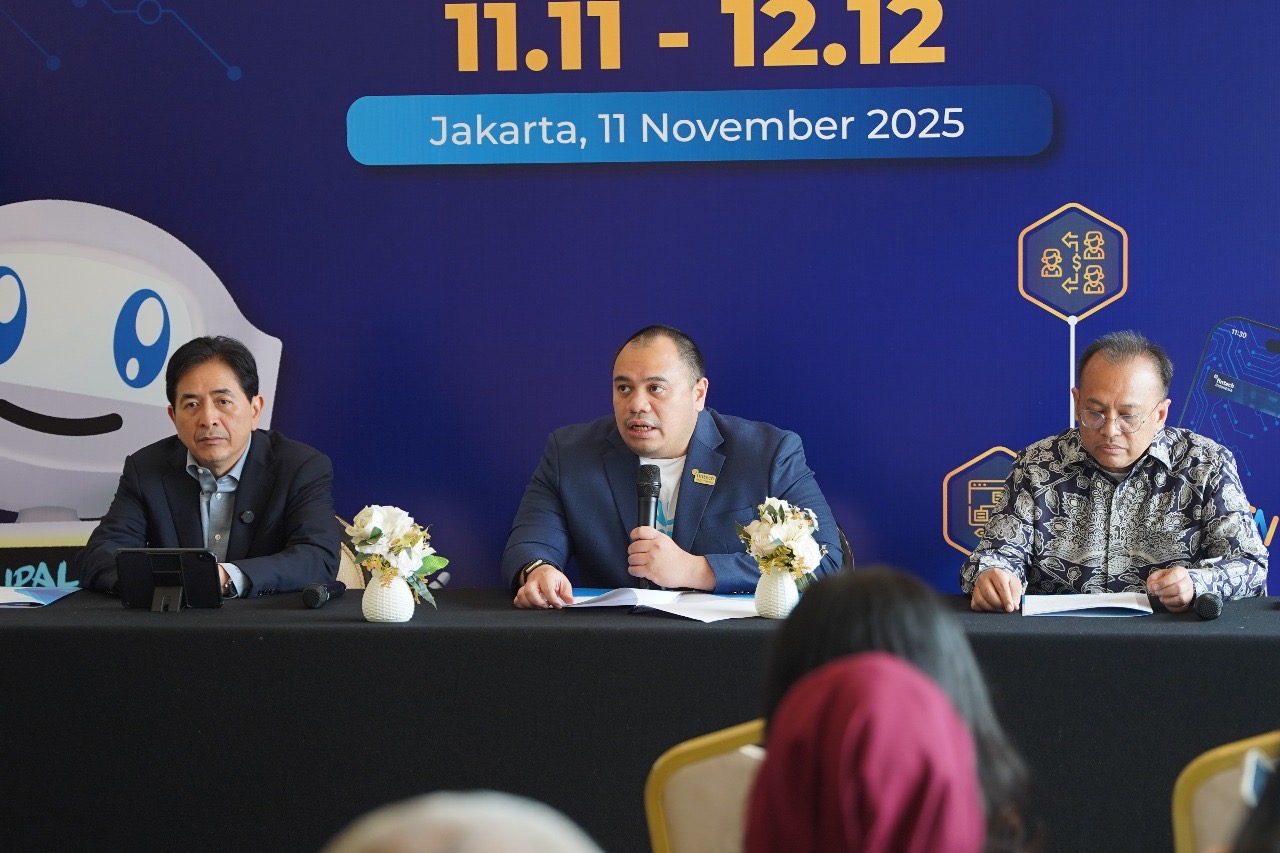 Ketua Umum AFTECH, Pandu Sjahrir (tengah) saat peluncuran BFN 2025.