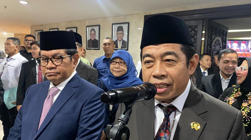 Ketua DPRD DKI Khoirudin (kanan) bersama Gubernur DKI Pramono Anung.