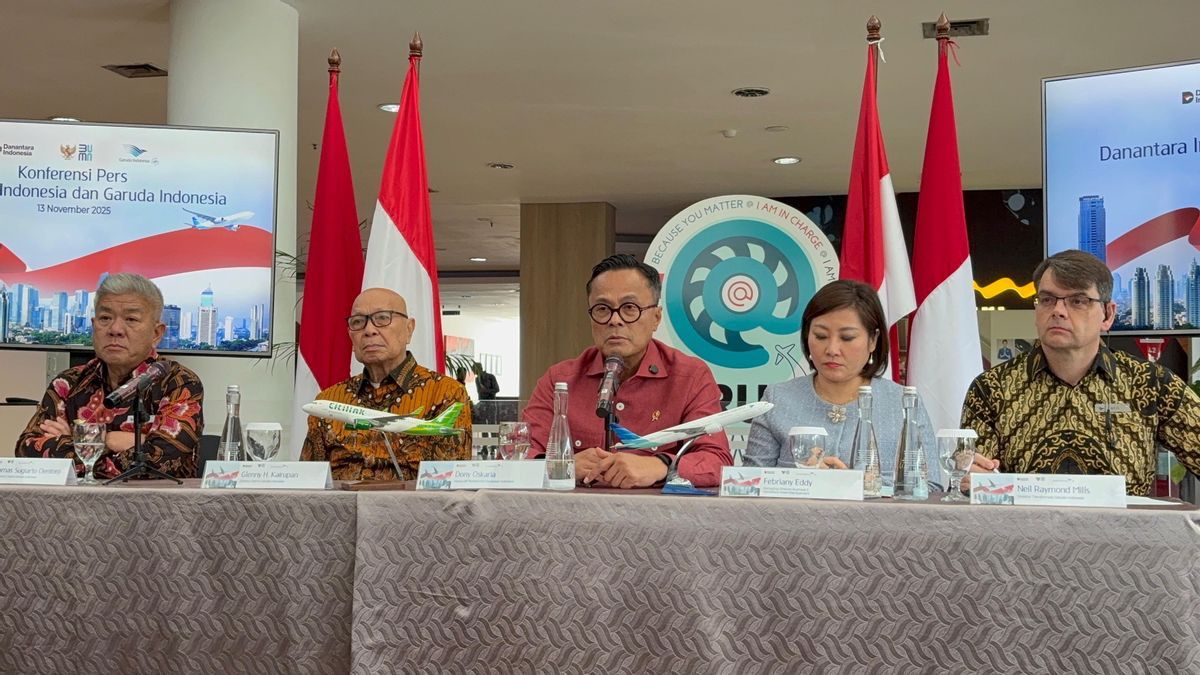 Direksi Garuda Indonesia membahas tambahan modal dari PT Danantara Asset Management (DAM).
