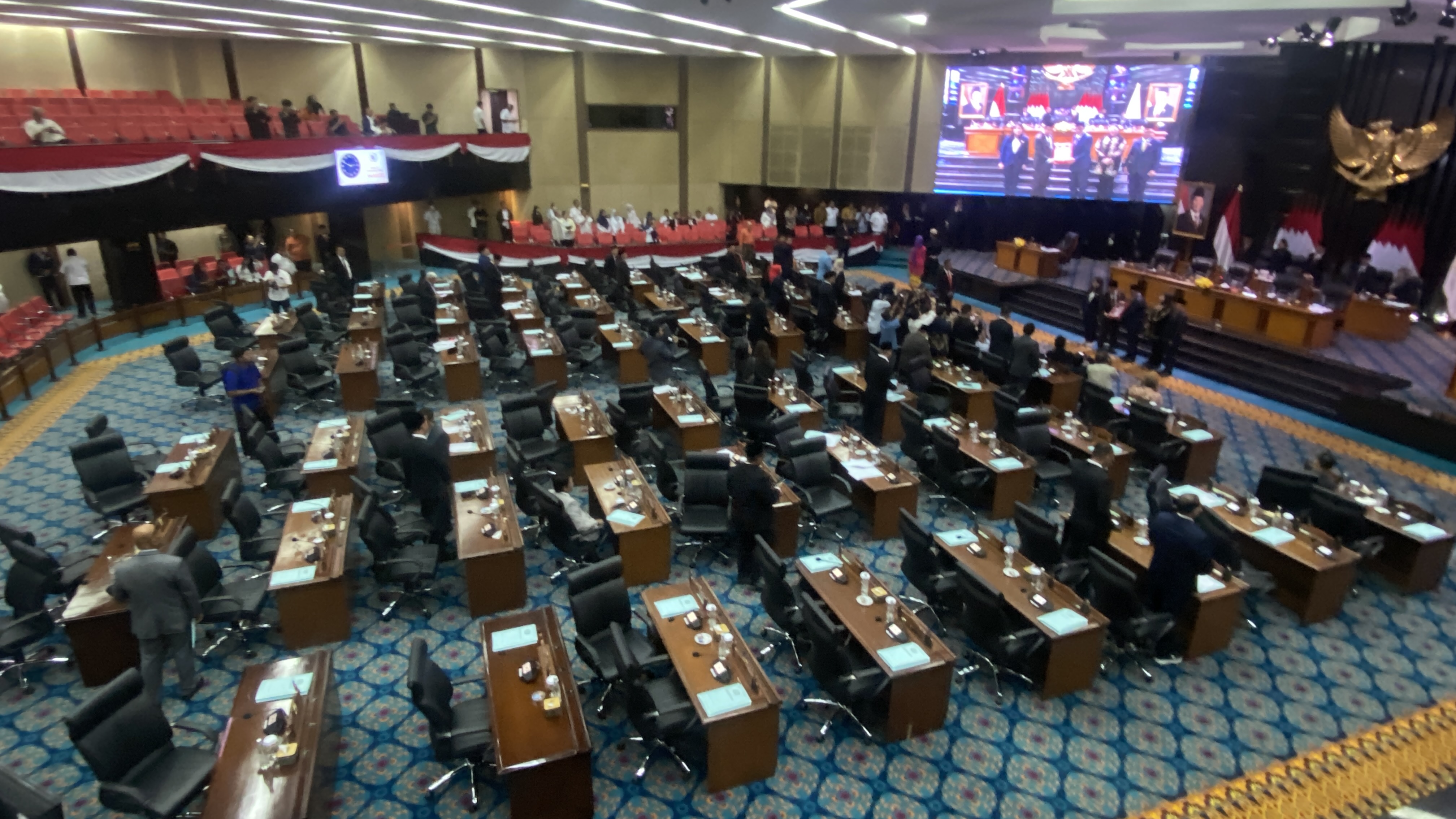 Rapat Paripurna DPRD DKI Jakarta membahas Raperda APBD 2026.