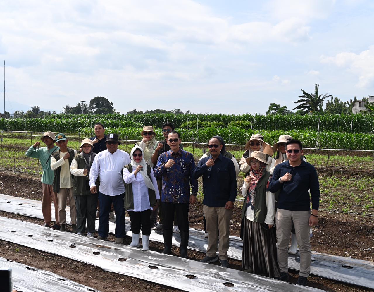 Pusat PVTPP Kementerian Pertanian meresmikan pembangunan embung dan penerapan teknologi smart farming di Kebun Pemeriksaan Substantif (KPS) PVT III Muara, Ciomas, Bogor, Jawa Barat.