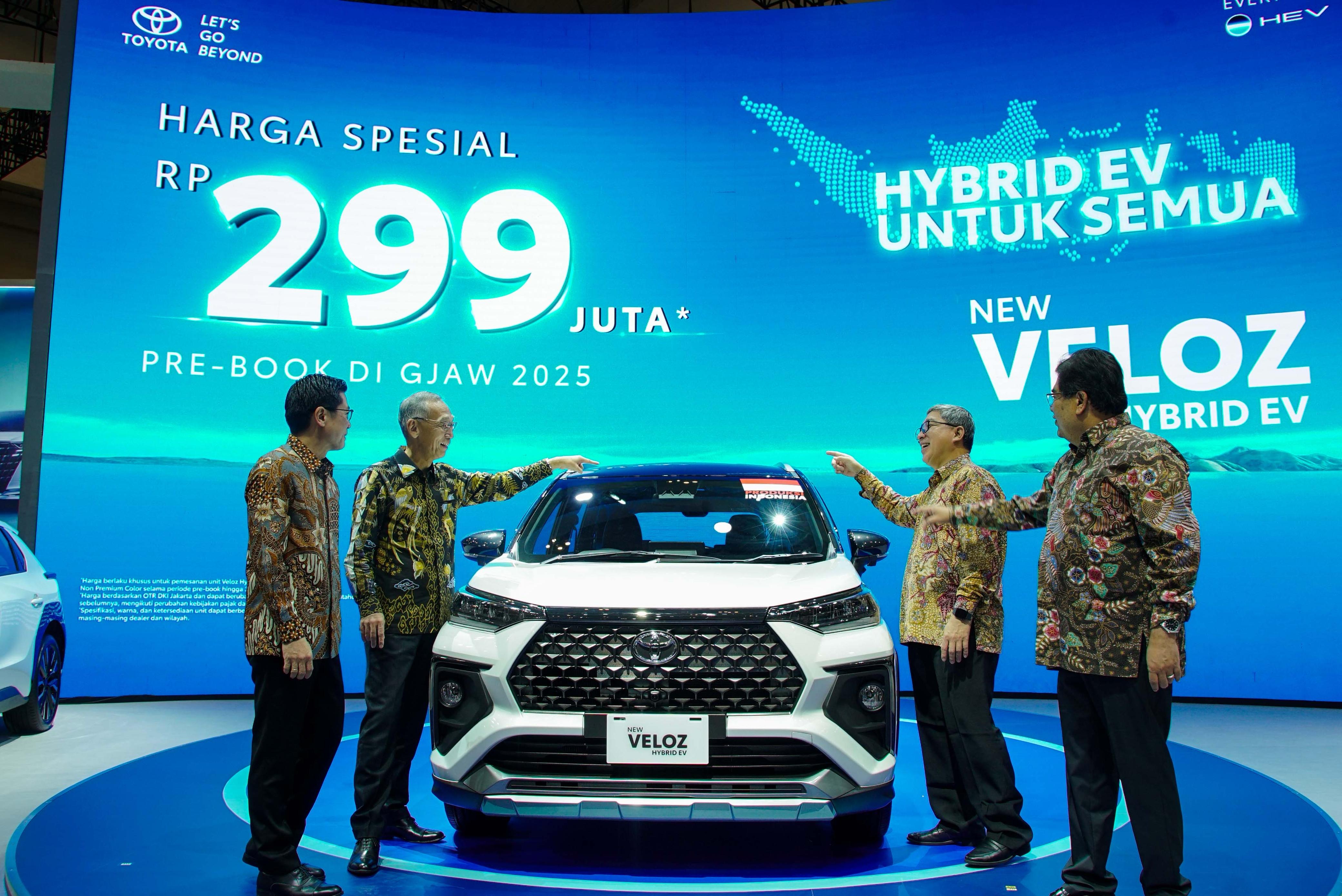 SELF-CHARGING HYBRID : Prosesi world premiere New Veloz Hybrid EV di GJAW 2025.