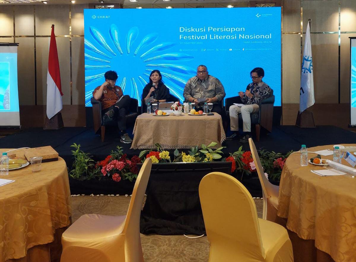 Direktur Penerbitan dan Fotografi Kemenekraf Imam Santoso (dua dari kiri) menjadi salah satu pemateri dalam diskusi persiapan Festival Literasi Nasional 2026.