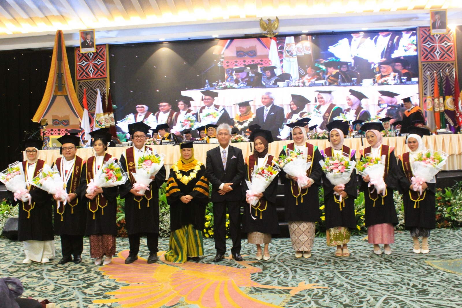 USAHID  menyelenggarakan wisuda ke-53.