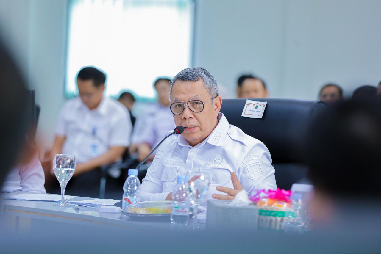 Wali Kota Tangsel Benyamin Davnie memaparkan kebutuhan anggaran untuk memperluas jaminan sosial bagi kelompok pekerja rentan dan warga berpenghasilan rendah.