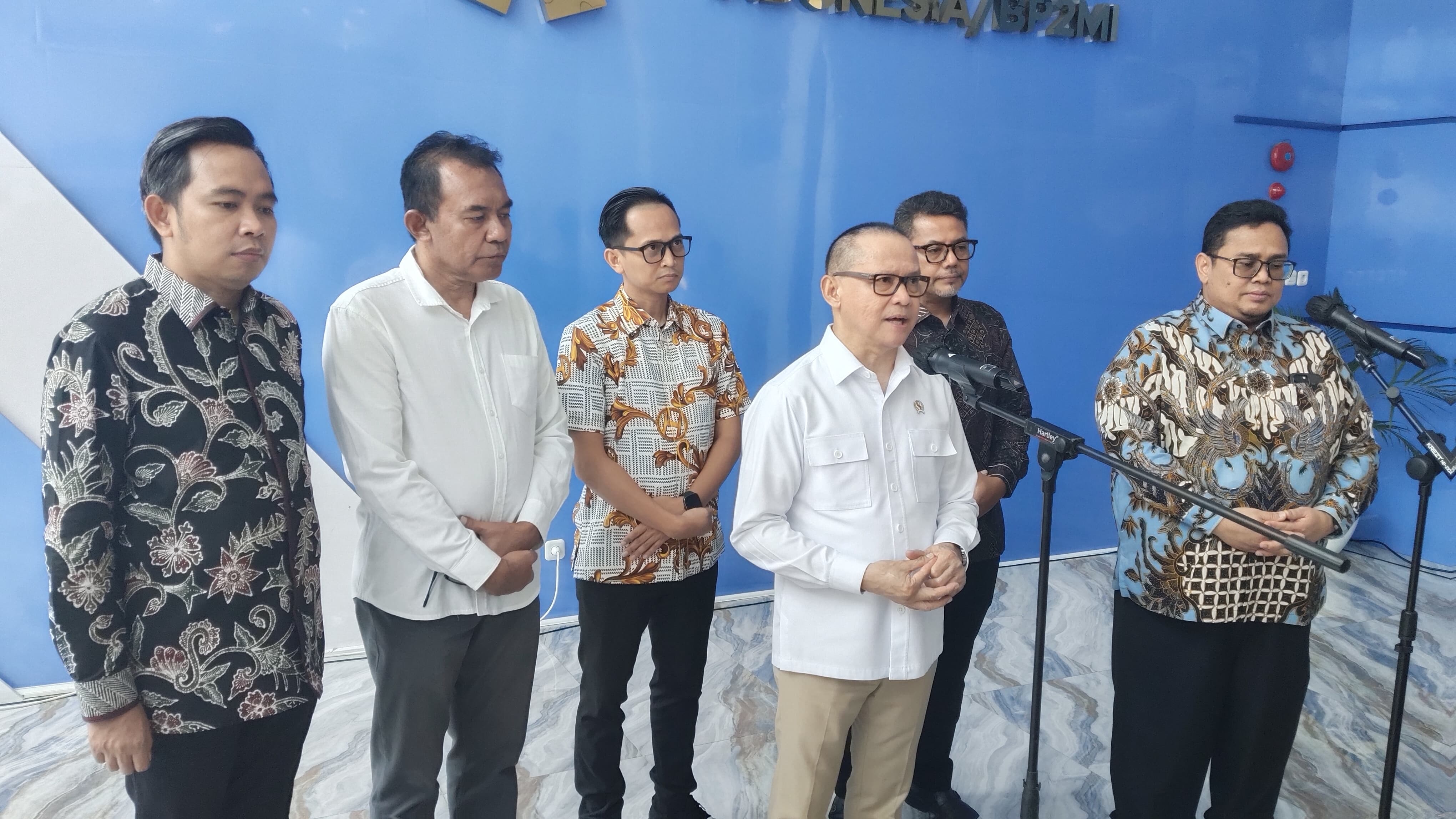 Menteri P2MI Mukhtarudin memberikan keterangan pers.