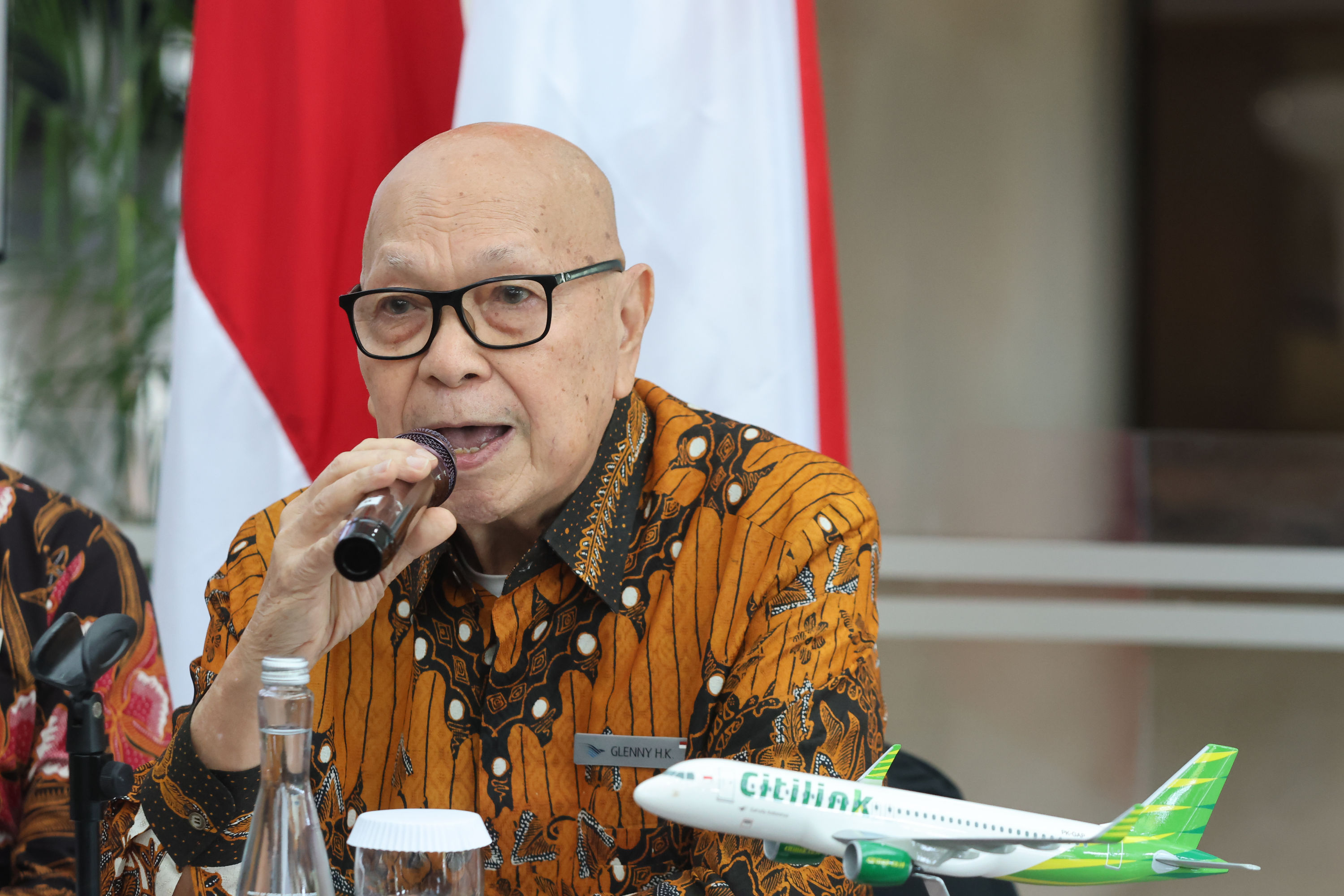 Glenny Kairupan,  Dirut Garuda Indonesia,