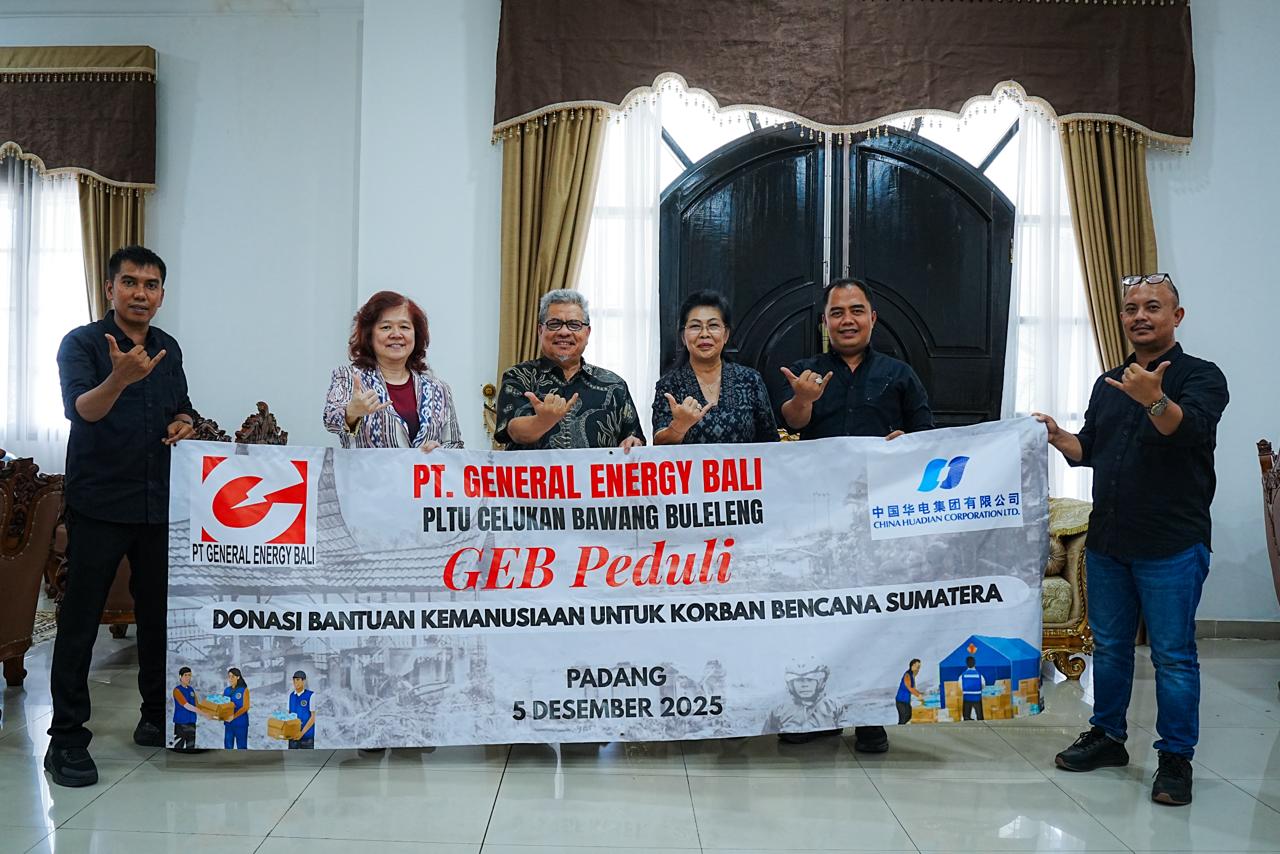 PT GEB menyalurkan 6 ton beras serta obat-obatan dan kebutuhan dasar berupa uang tunai kepada korban bencana di Kota Padang, Sumatera Barat, Jumat (5/12.