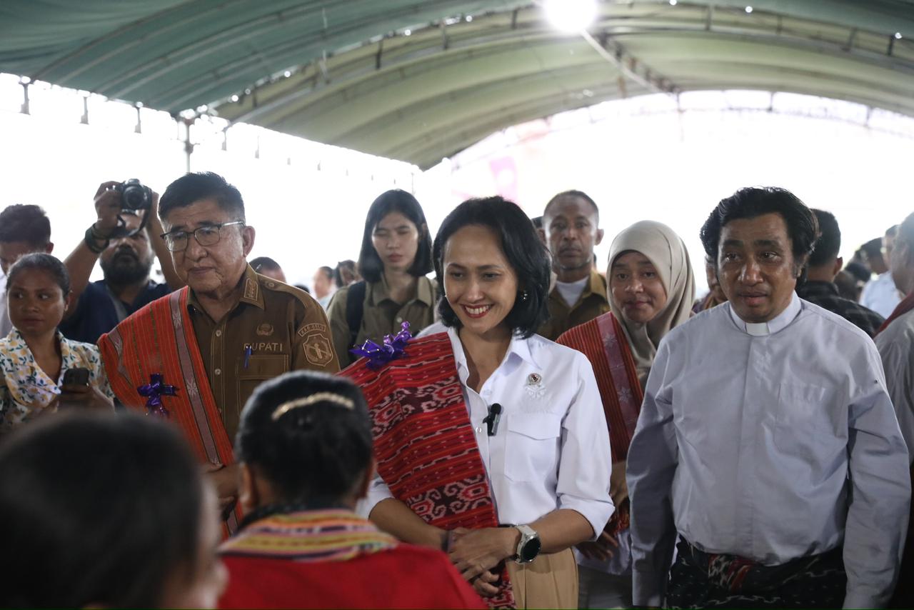 Wamen P2MI, Christina Aryani mengunjungi warga Nusa Tenggara Timur (NTT) di wilayah perbatasan..
