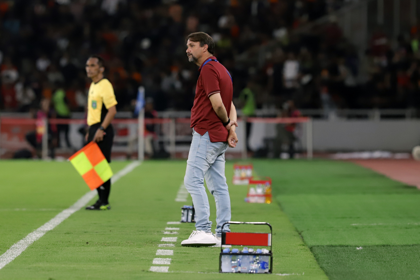 Pelatih Mauricio Souza  (Dery Ridwansah/Jawa Pos)