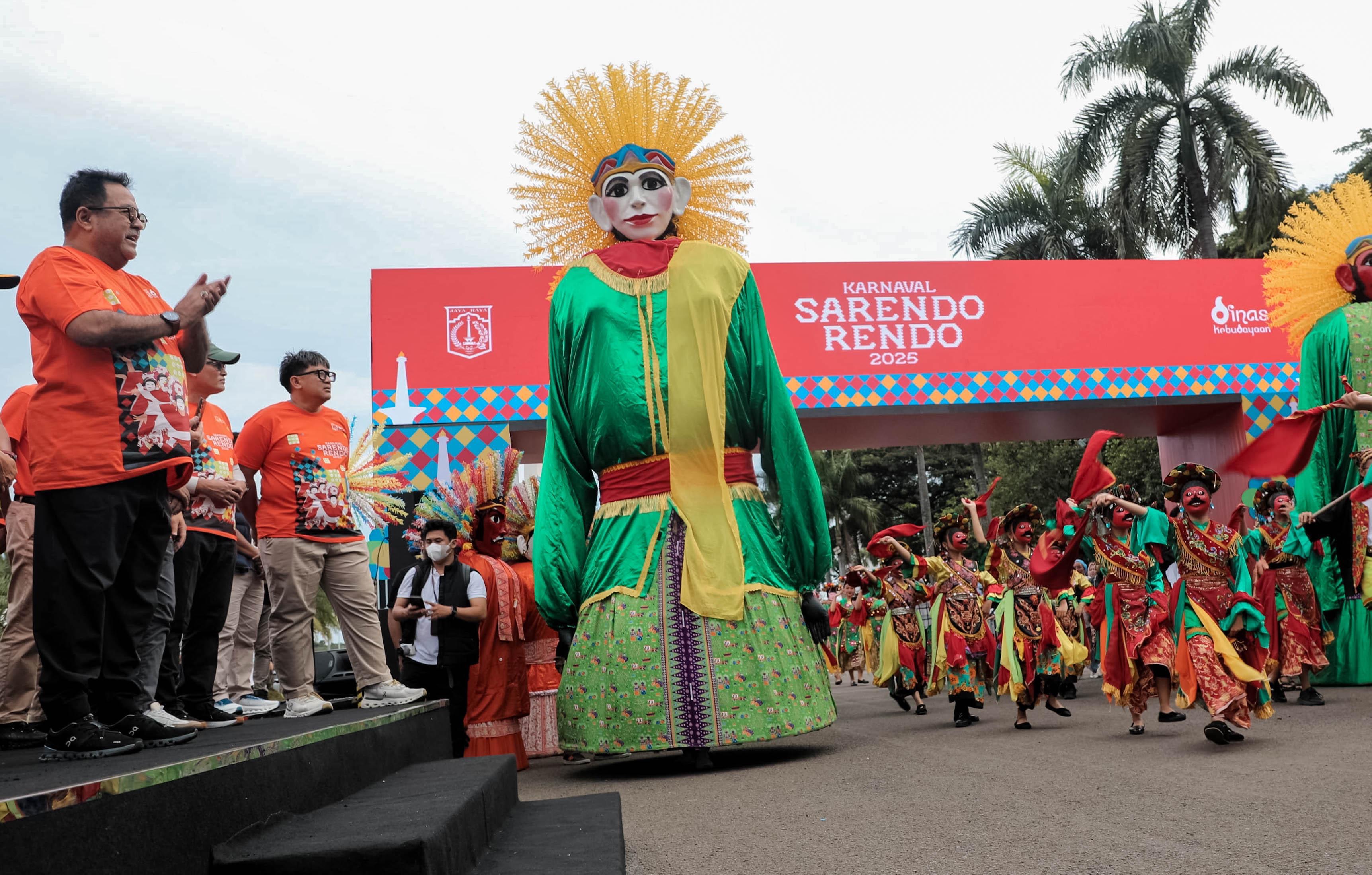 Pemprov DKI menggelar berbagai kegiatan. Salah satunya, Karnaval Sarendo-rendo 2025 di Silang Monumen Nasional (Monas)